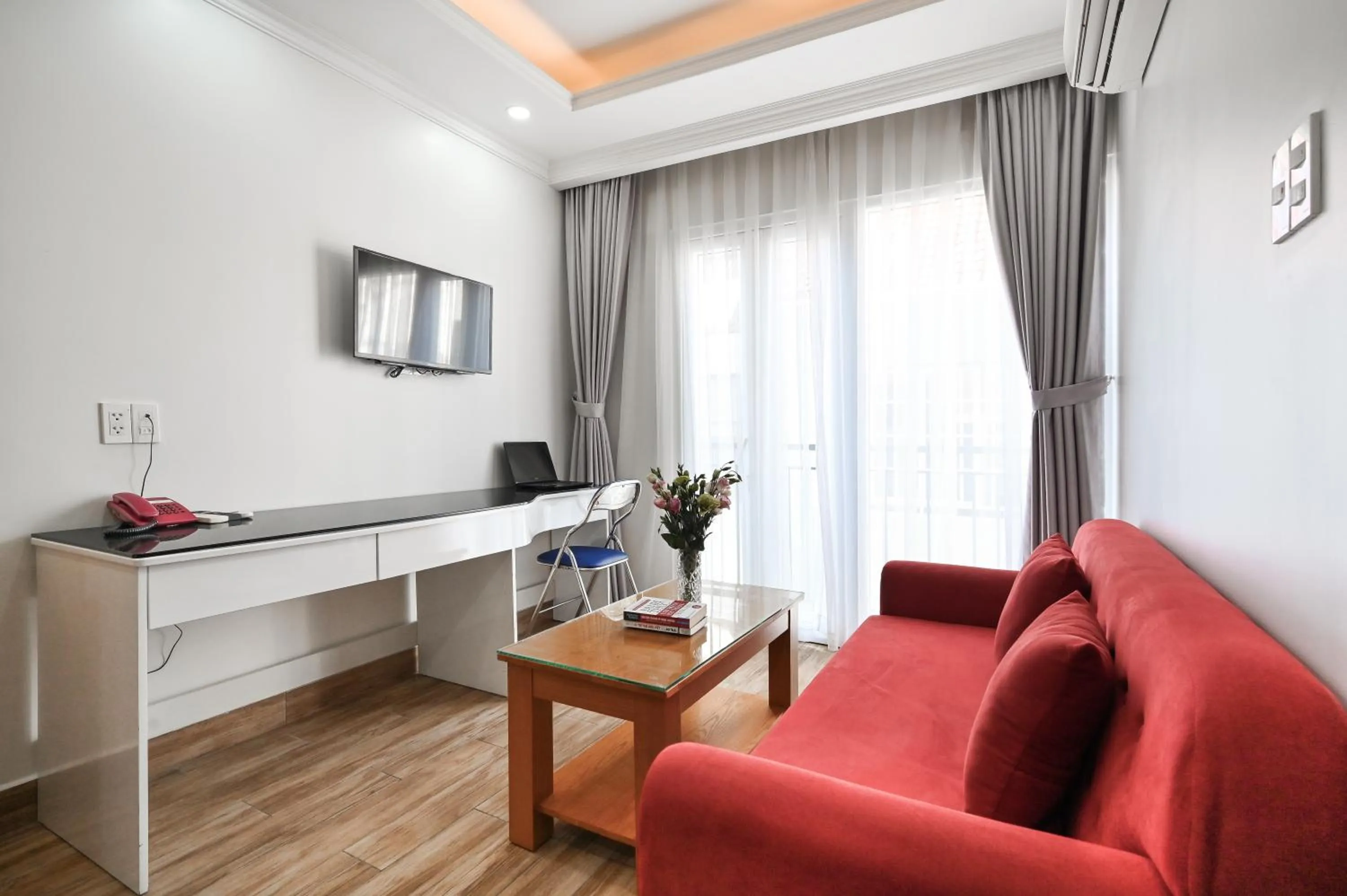 TV and multimedia in Genie Hotel & Serviced Apartments