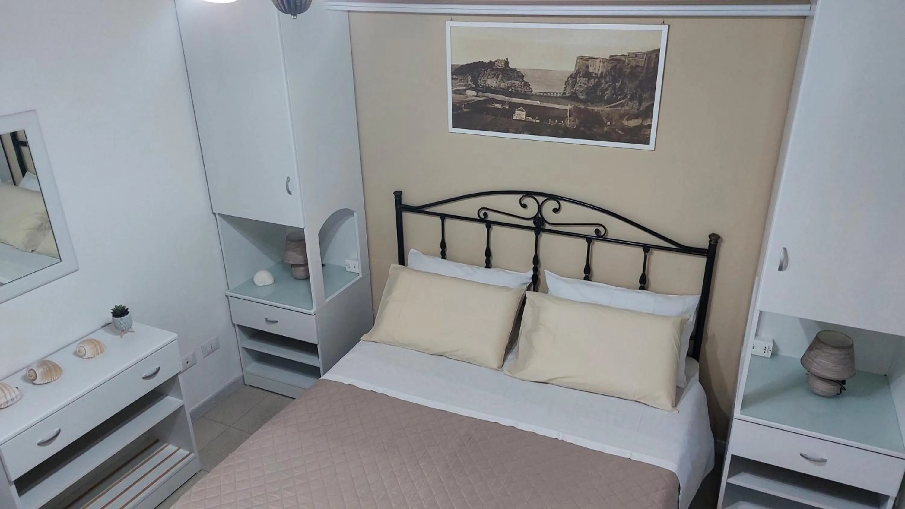 Bedroom, Bed in Residenza La Grazia Tropea - Free Parking -