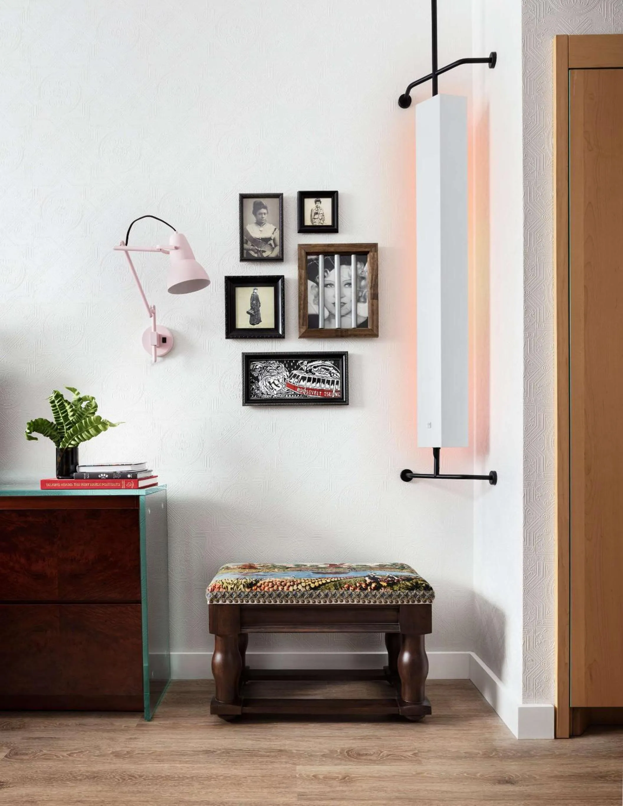 Photo of the whole room in Graduate by Hilton New York