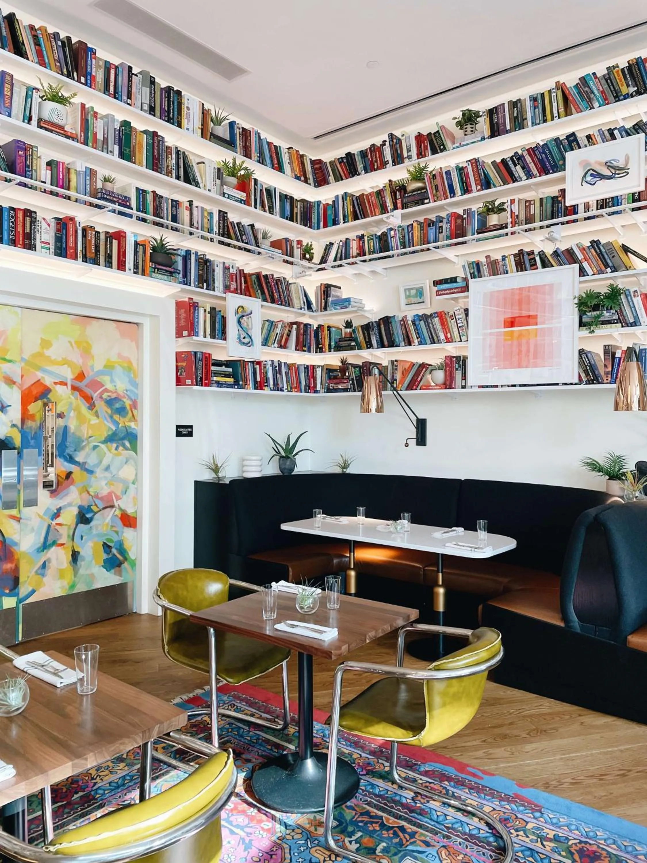 Restaurant/places to eat in Graduate by Hilton New York