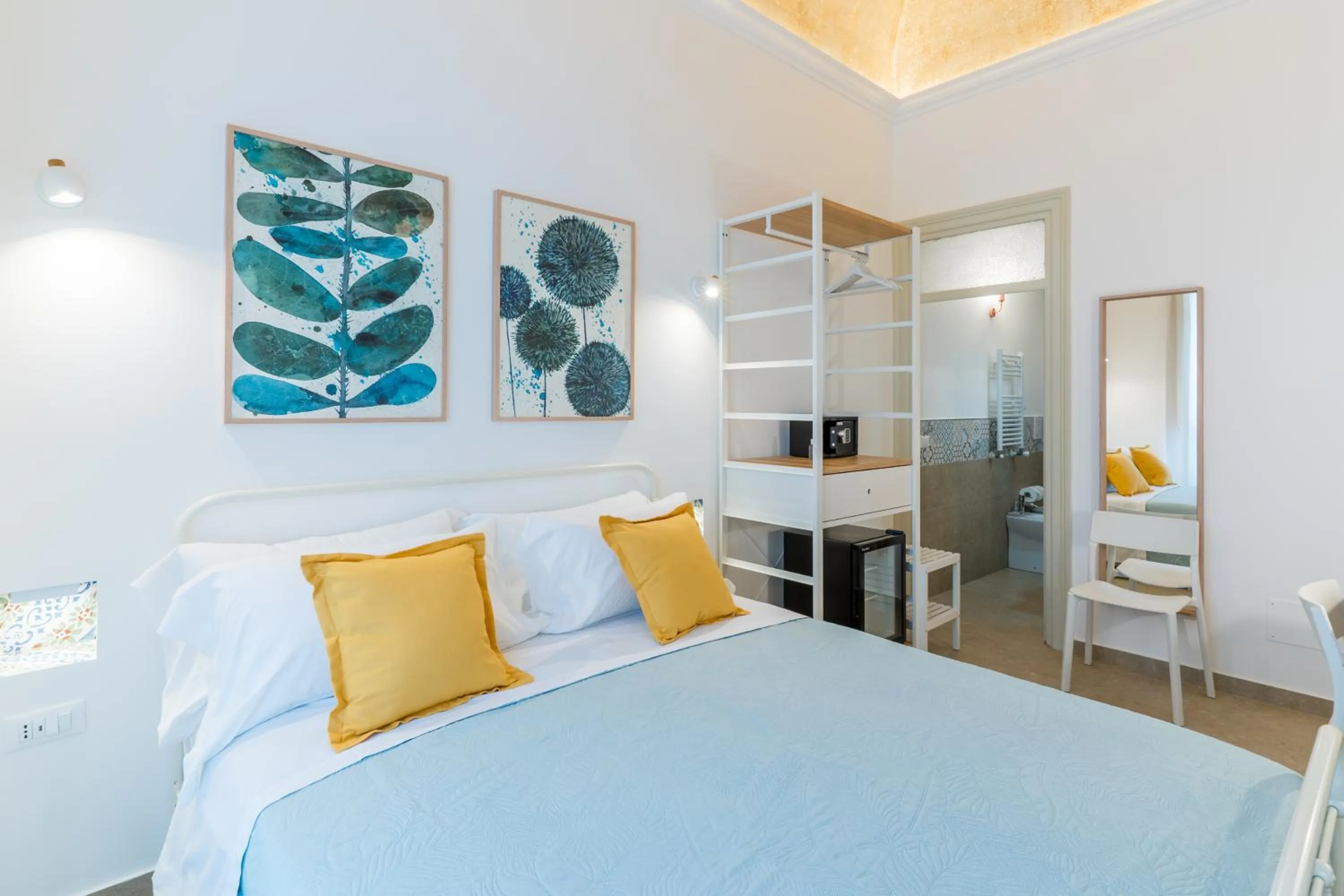 Bed in Mama Tita Rooms and Breakfast