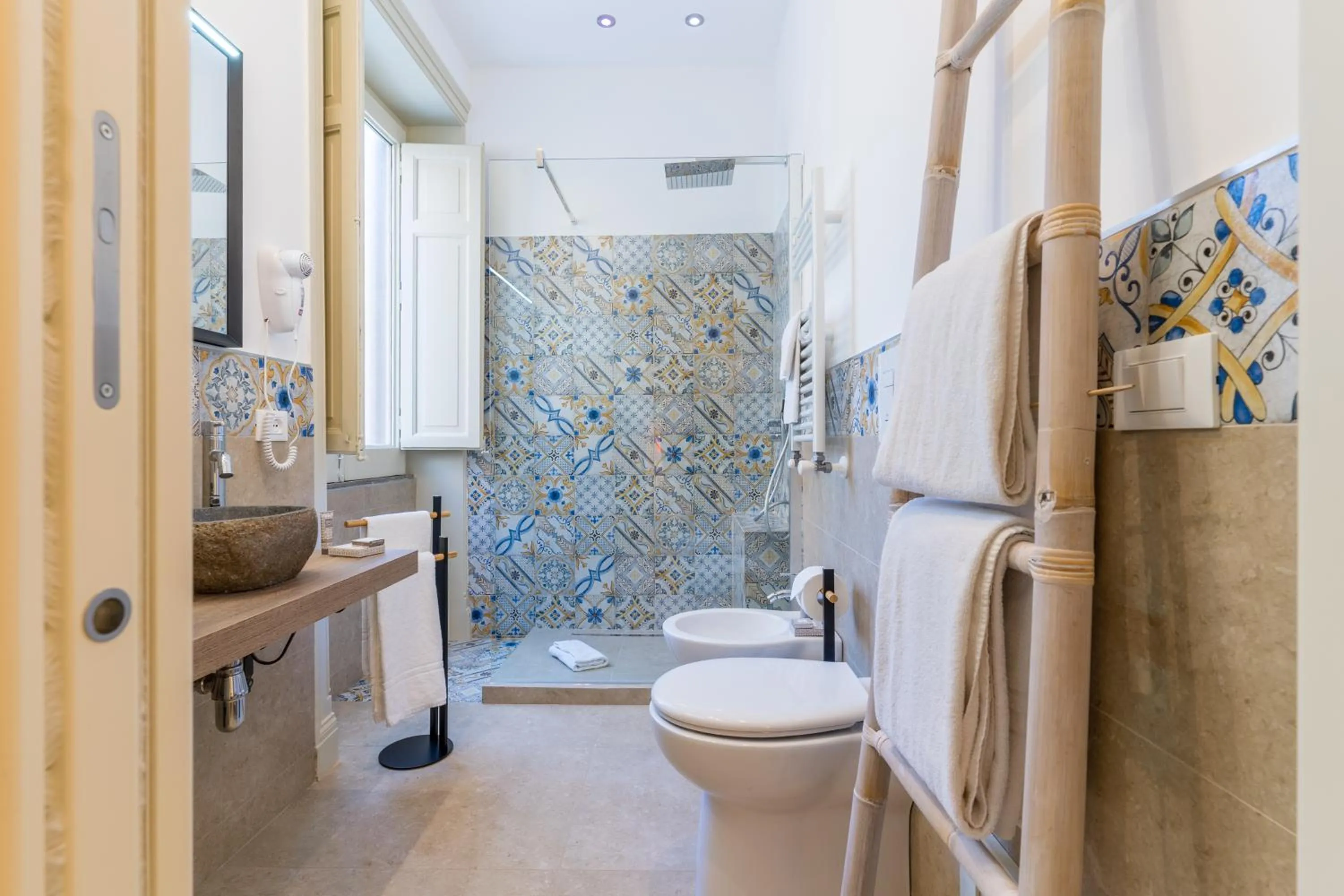 Shower in Mama Tita Rooms and Breakfast