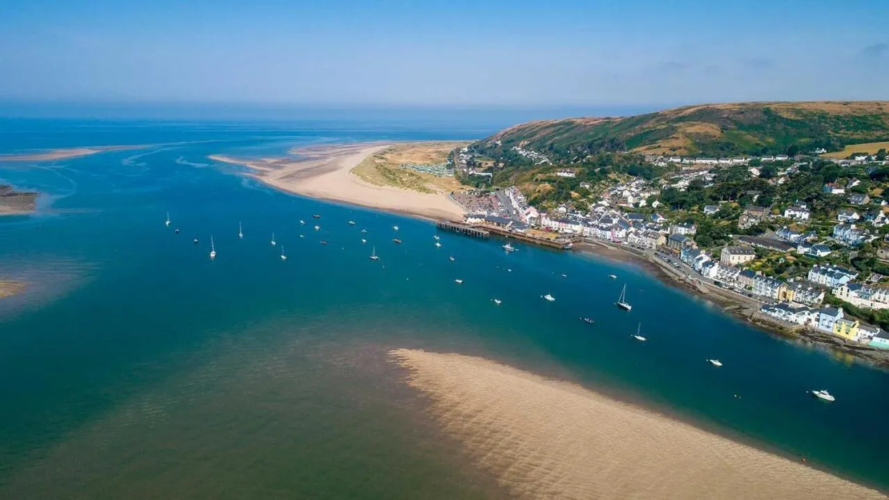 Beach in Tŷ Treflan