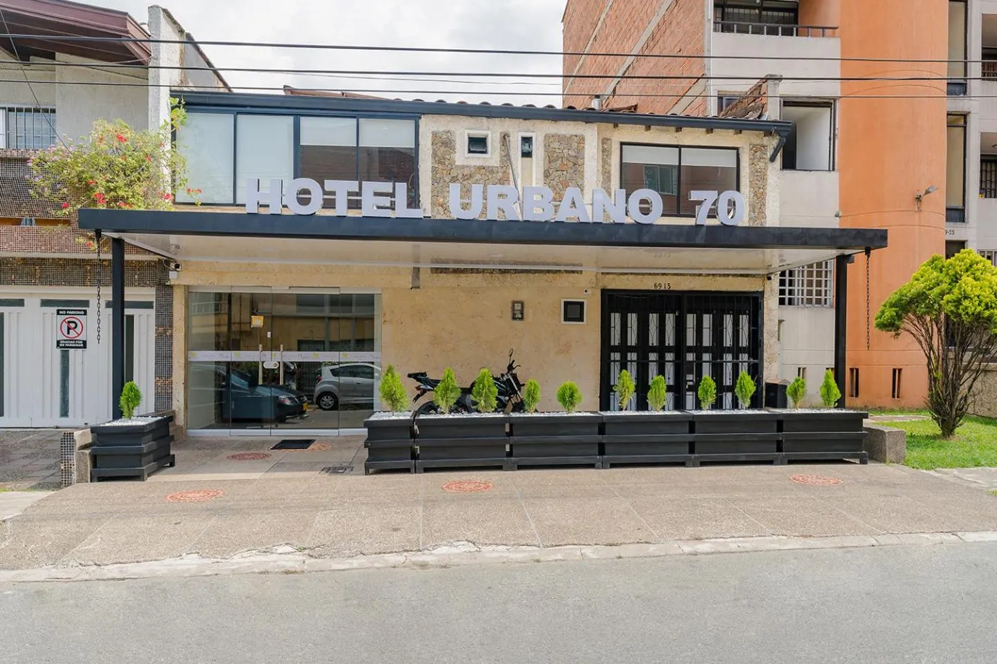 Property building in Hotel Urbano 70