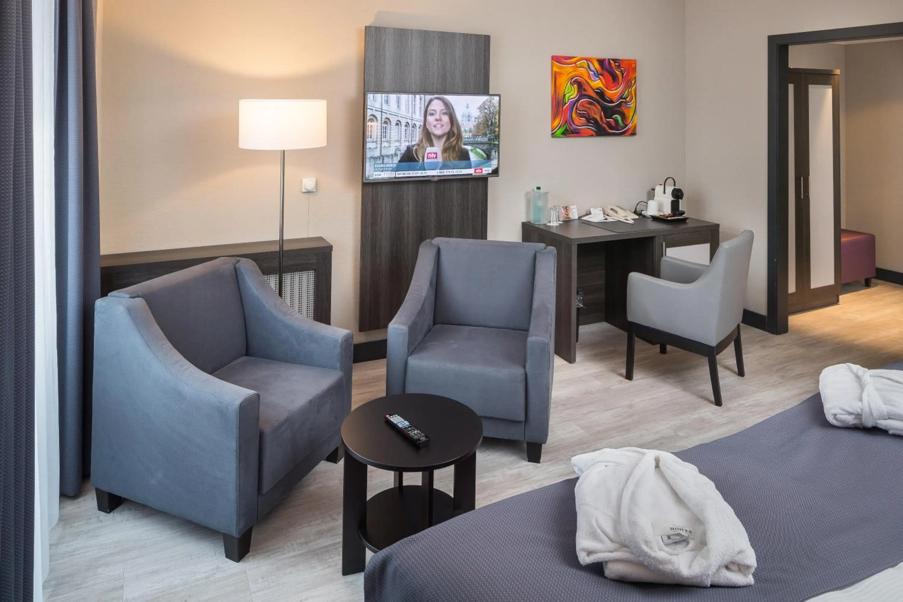 Photo of the whole room, Bed in Hotel Chemnitzer Hof