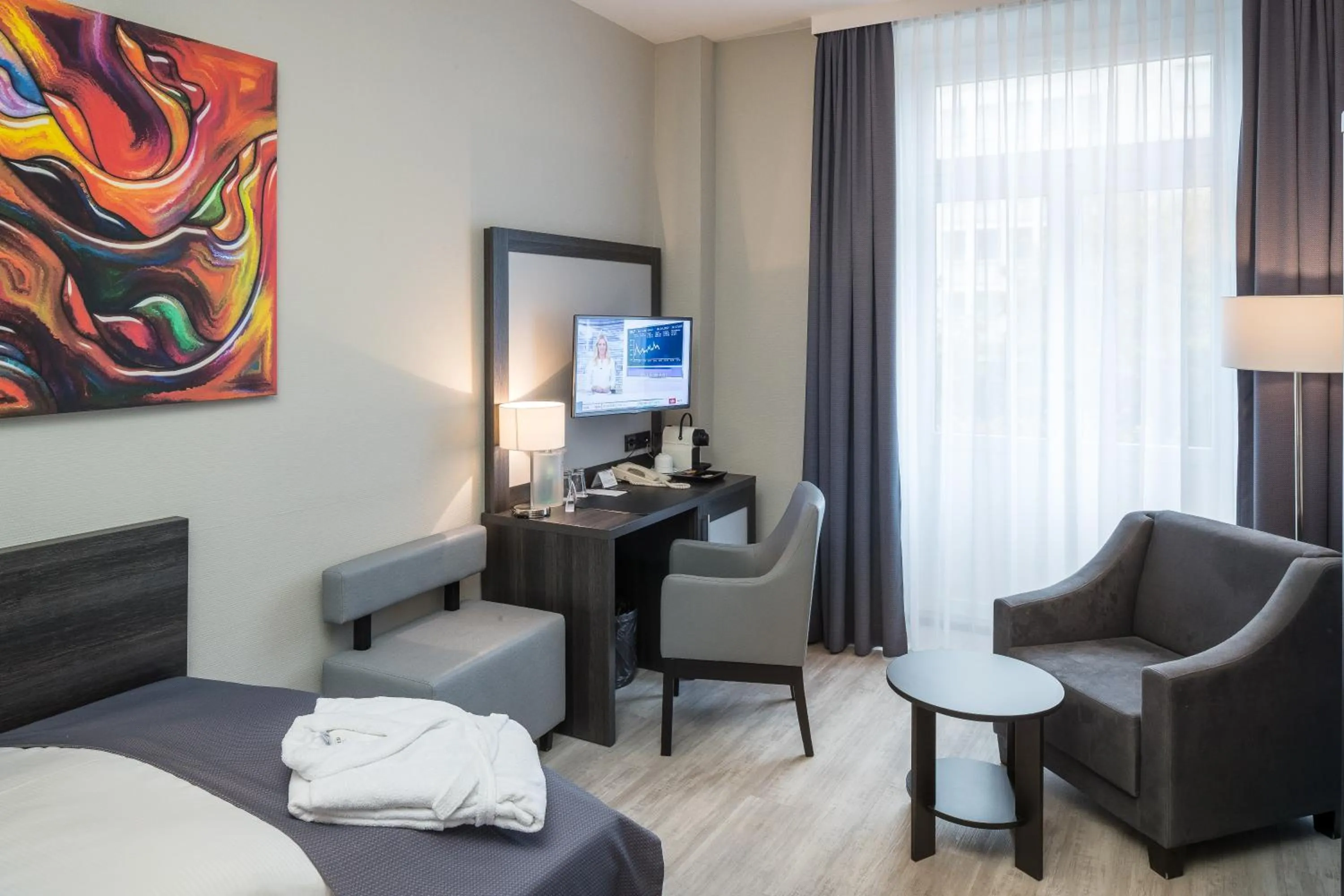 Photo of the whole room, Bed in Hotel Chemnitzer Hof