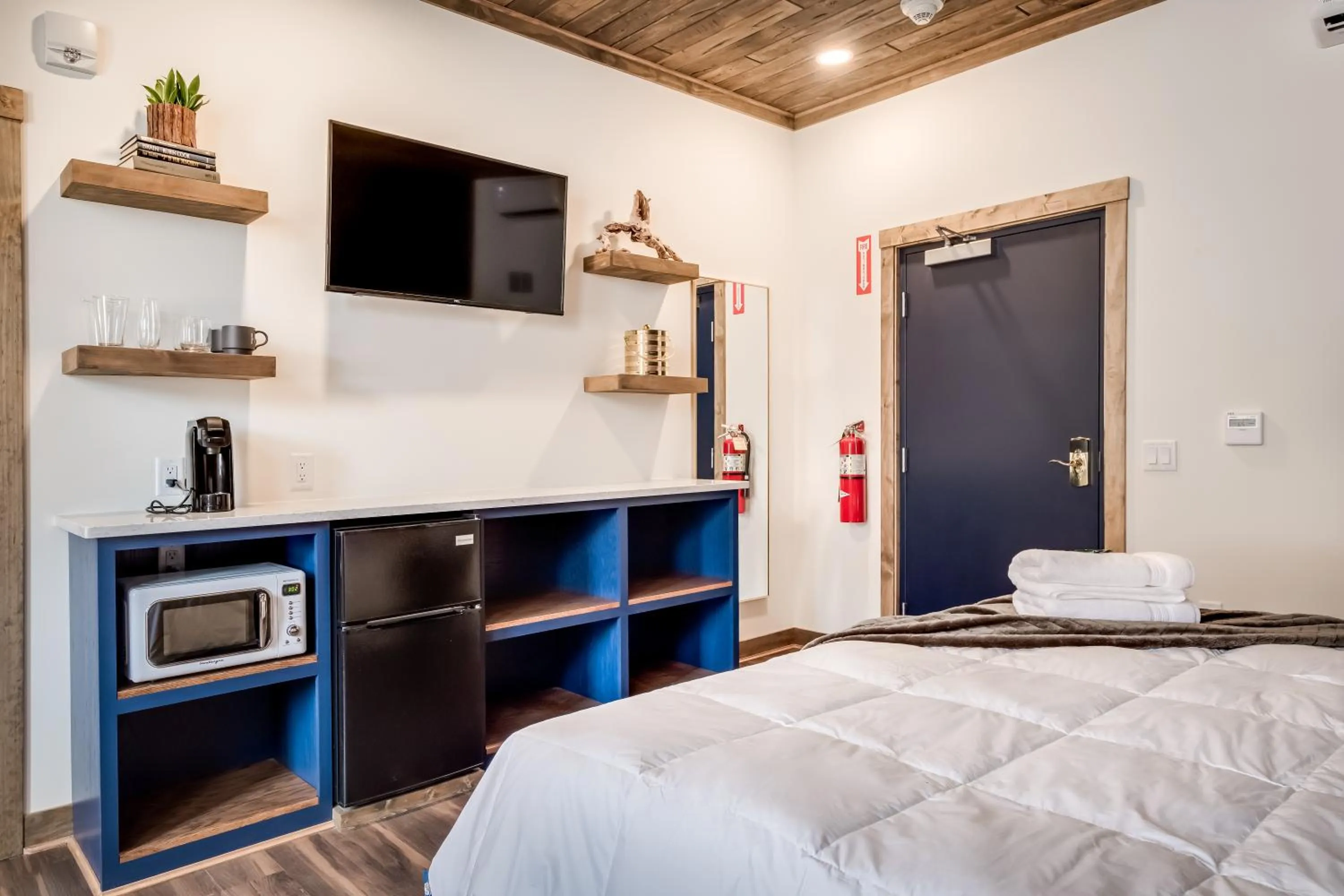 TV and multimedia, Bed in The Port of Prescott Boutique Hotel