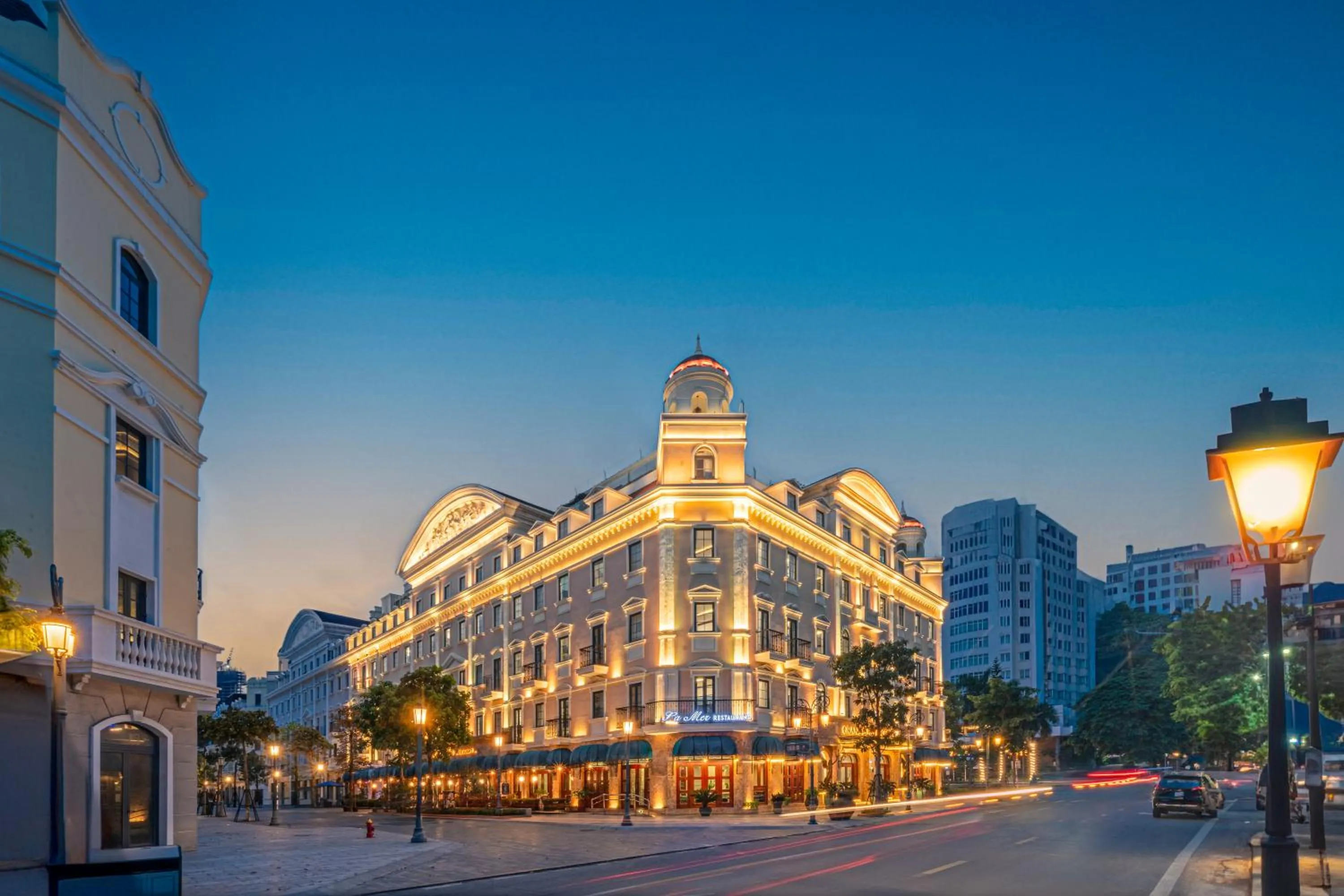 Property building in Grand Fleuve Boutique