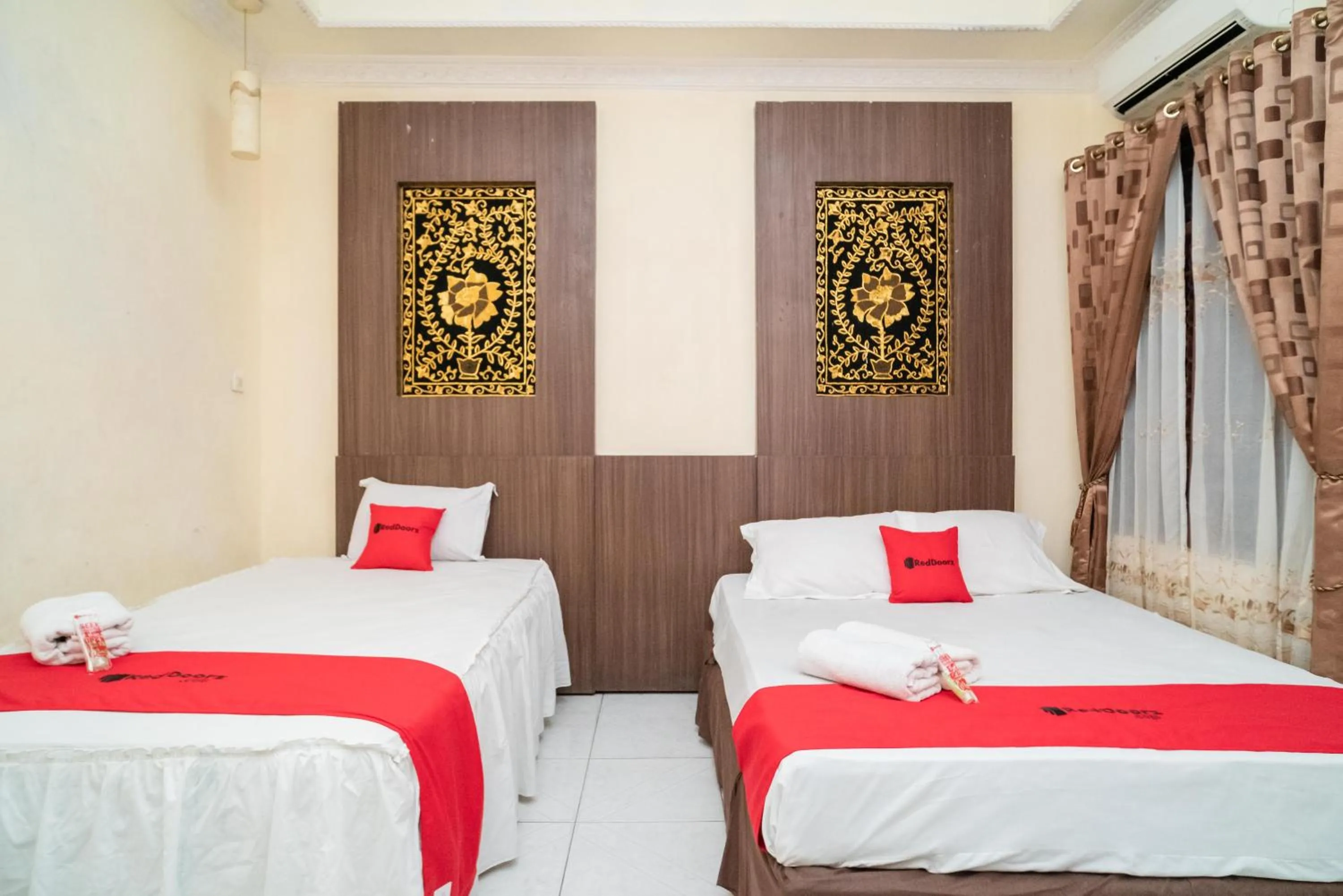Bedroom, Bed in RedDoorz near Uniska Banjarmasin