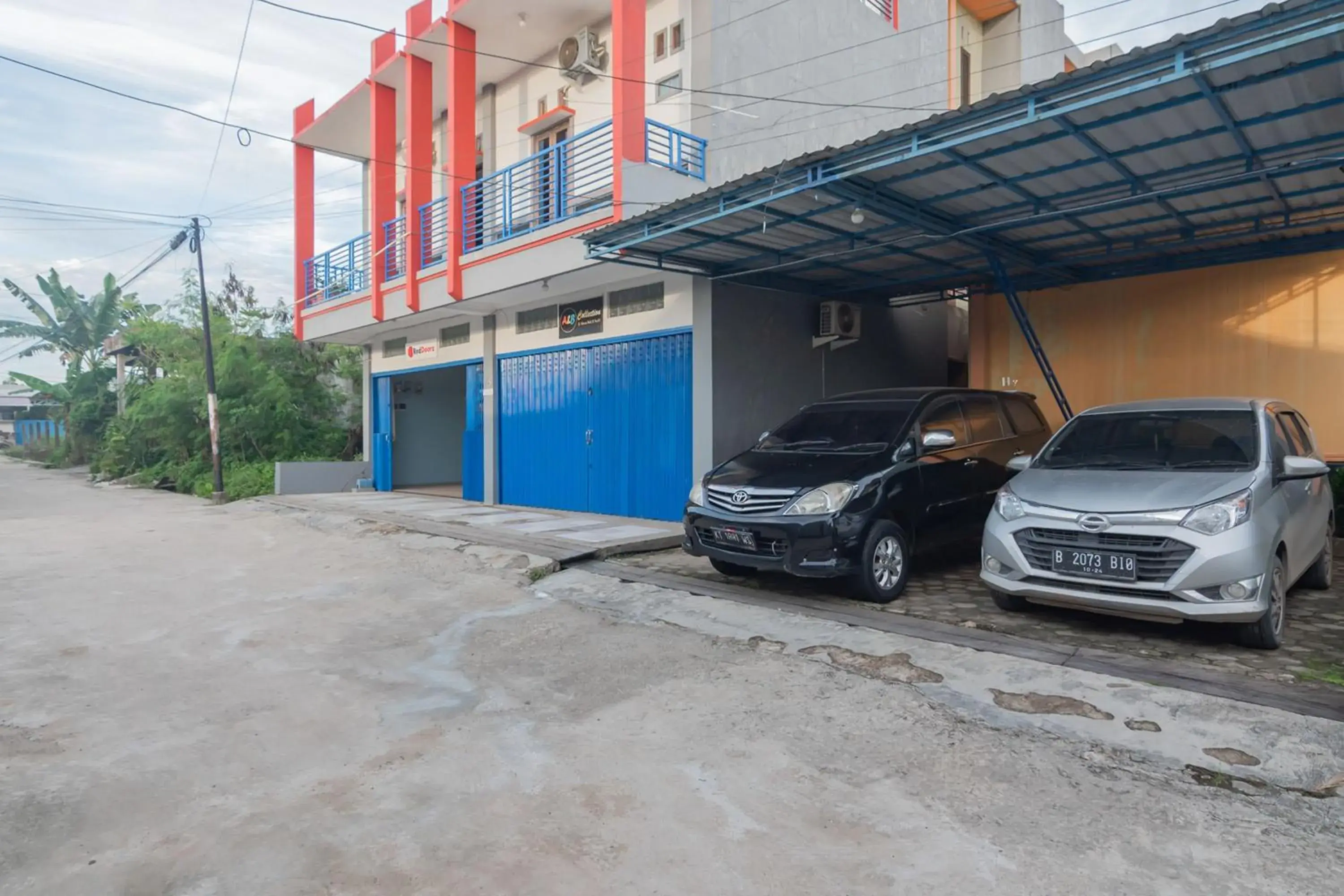 Property building in RedDoorz Syariah near Jalan Jakarta Samarinda Property building in RedDoorz Syariah near Jalan Jakarta Samarinda