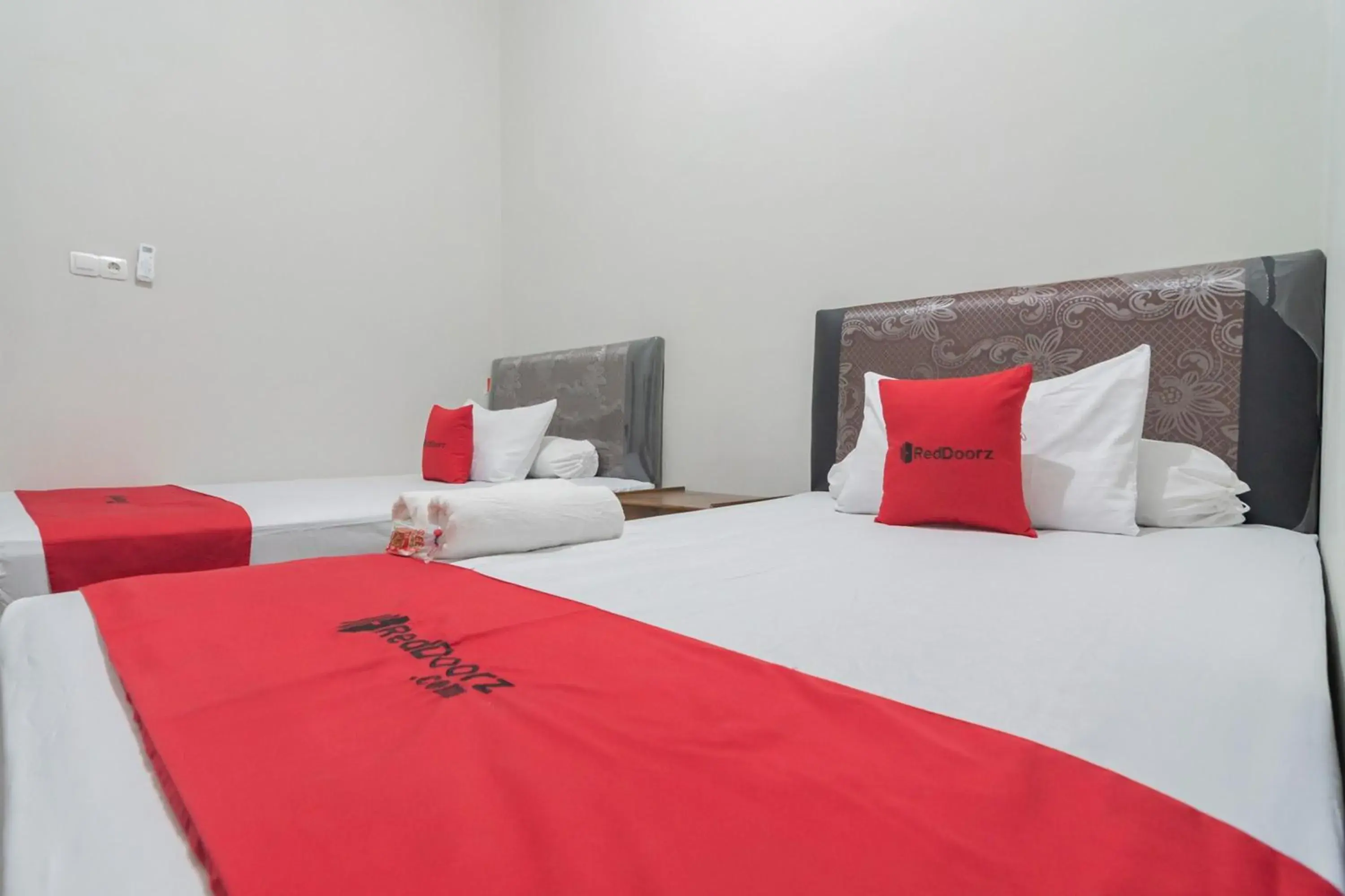 Bedroom, Bed in RedDoorz Syariah near Jalan Jakarta Samarinda Bedroom, Bed in RedDoorz Syariah near Jalan Jakarta Samarinda