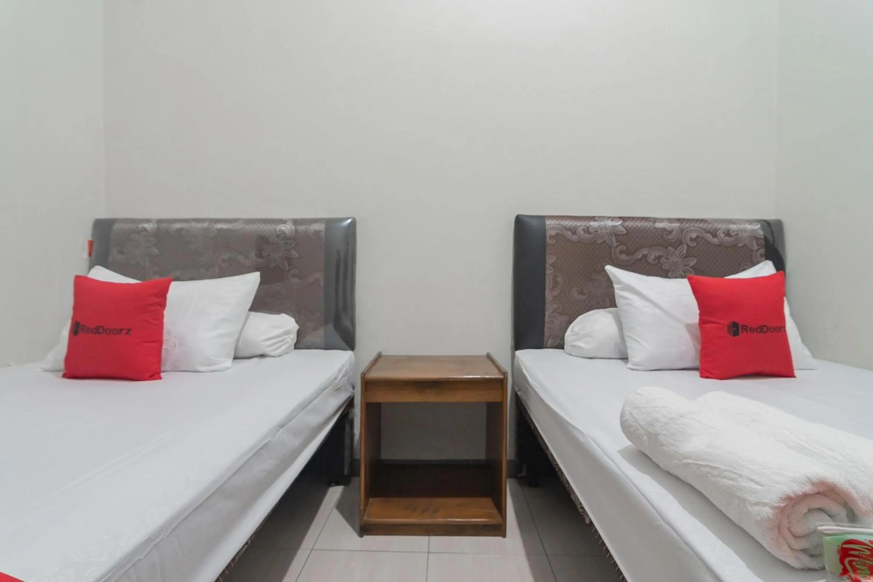 Bedroom, Bed in RedDoorz Syariah near Jalan Jakarta Samarinda