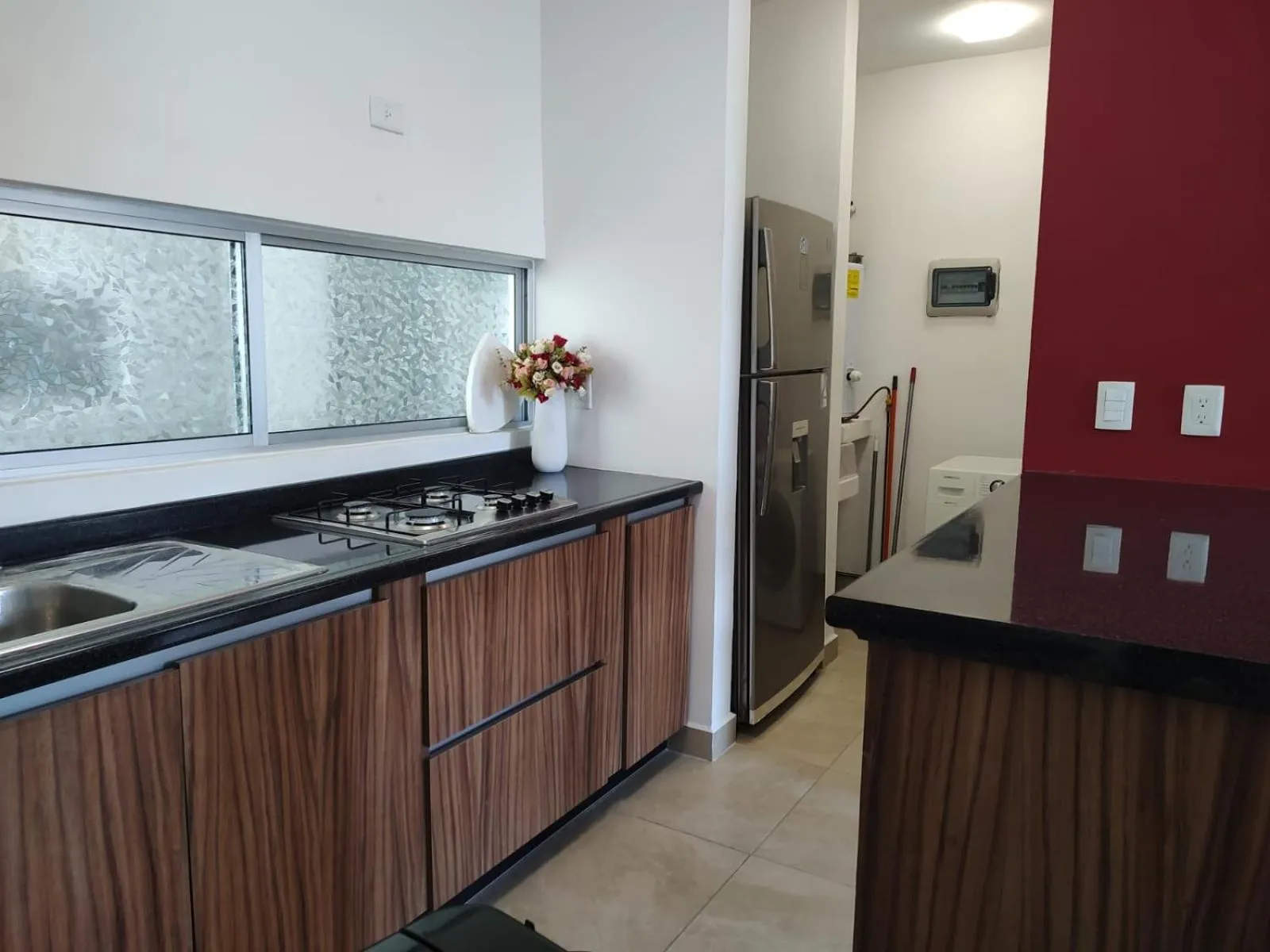 Kitchen or kitchenette in Beautiful Apartment HOEStel Punta Estrella!
