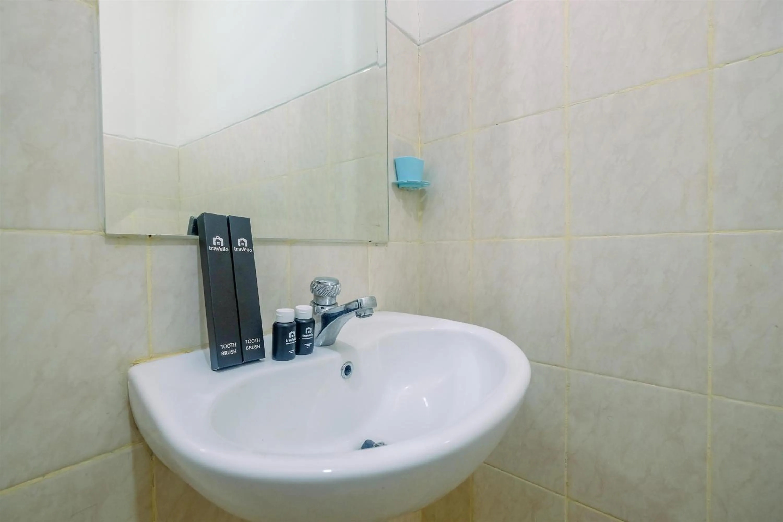 Chic and Cozy Studio Park View Condominium Apartment By Travelio