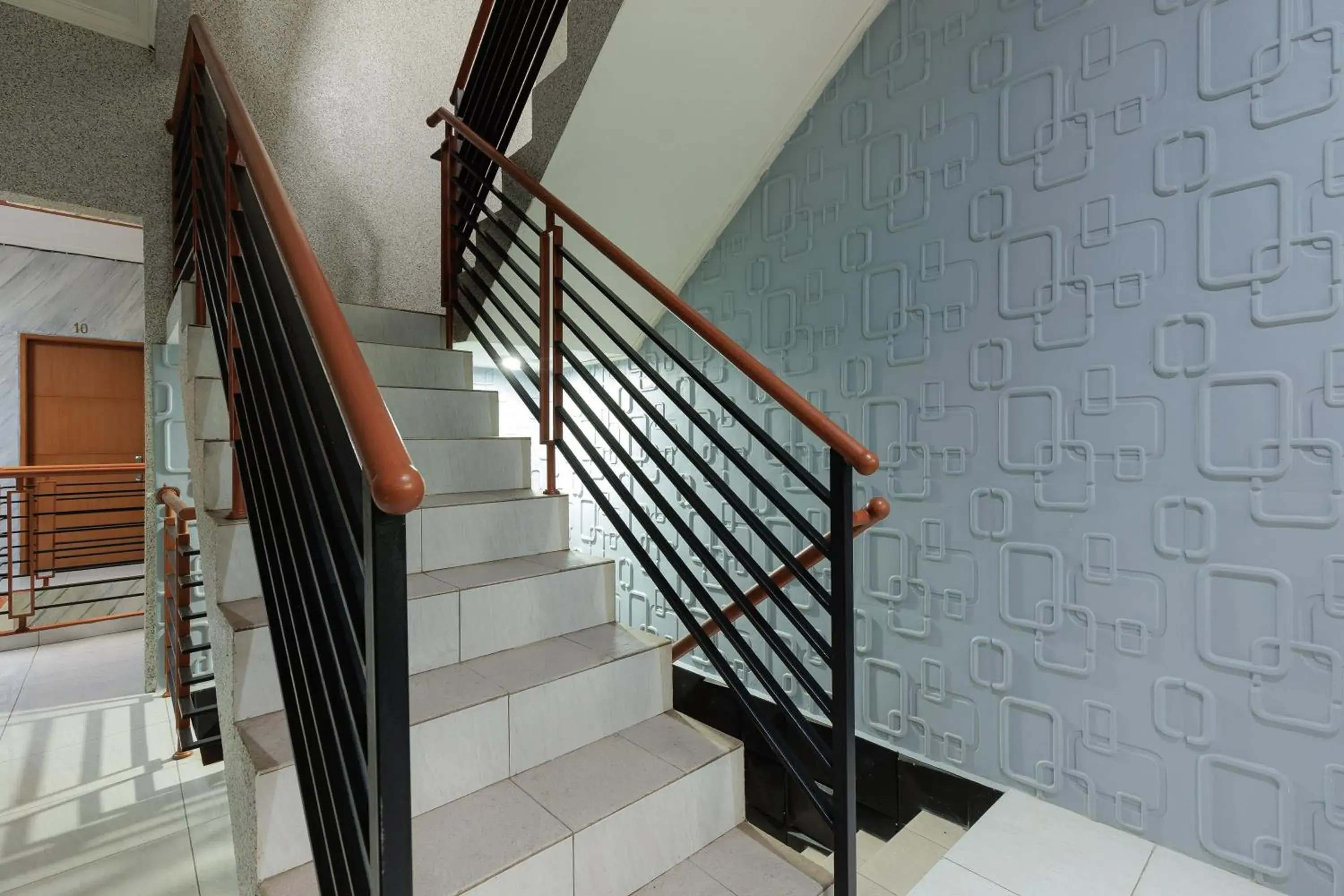 Property building in RedDoorz Syariah at Hotel Tiga ER near Karawang Central Plaza Property building in RedDoorz Syariah at Hotel Tiga ER near Karawang Central Plaza