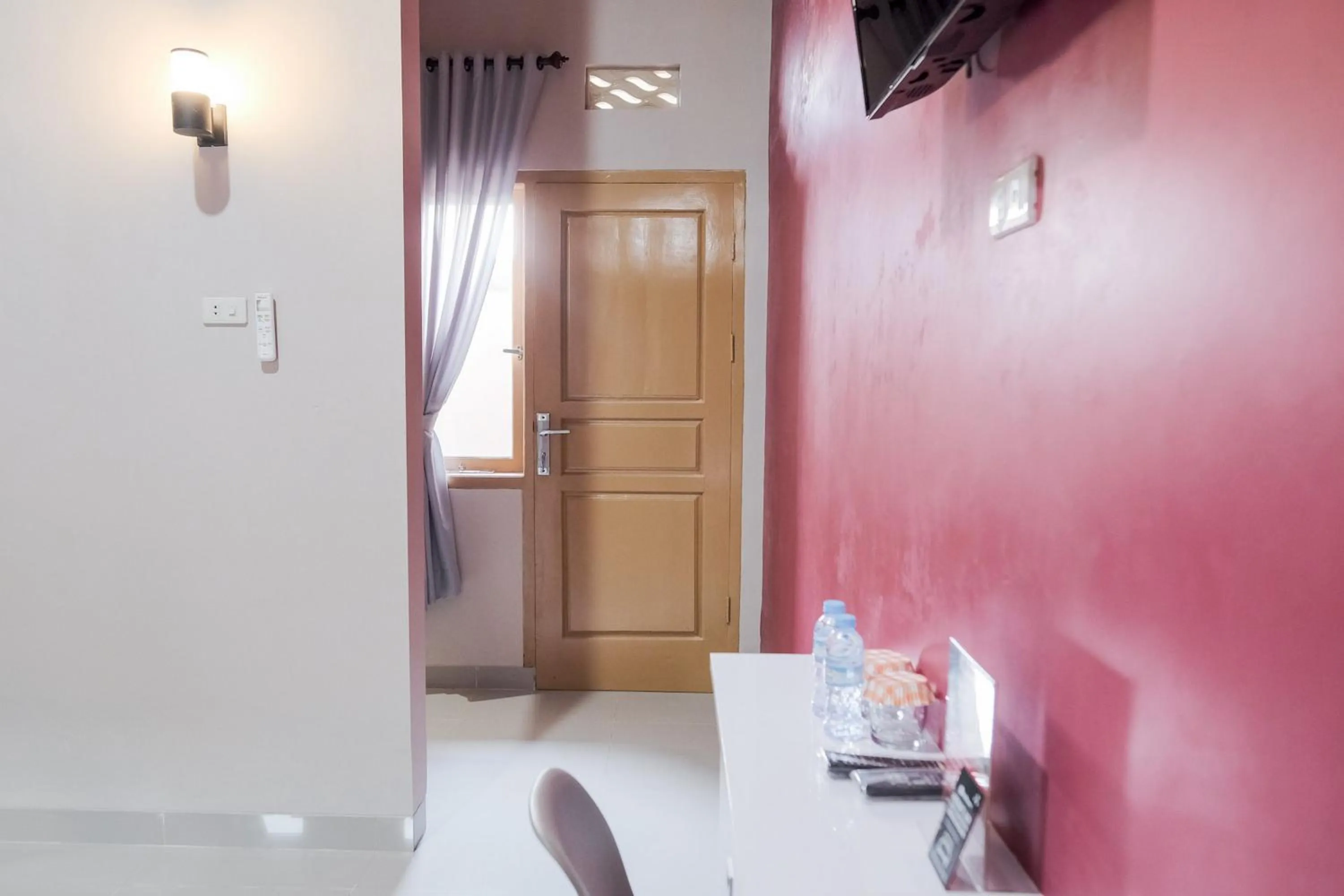 Bedroom in RedDoorz Syariah near Hajimena Lampung