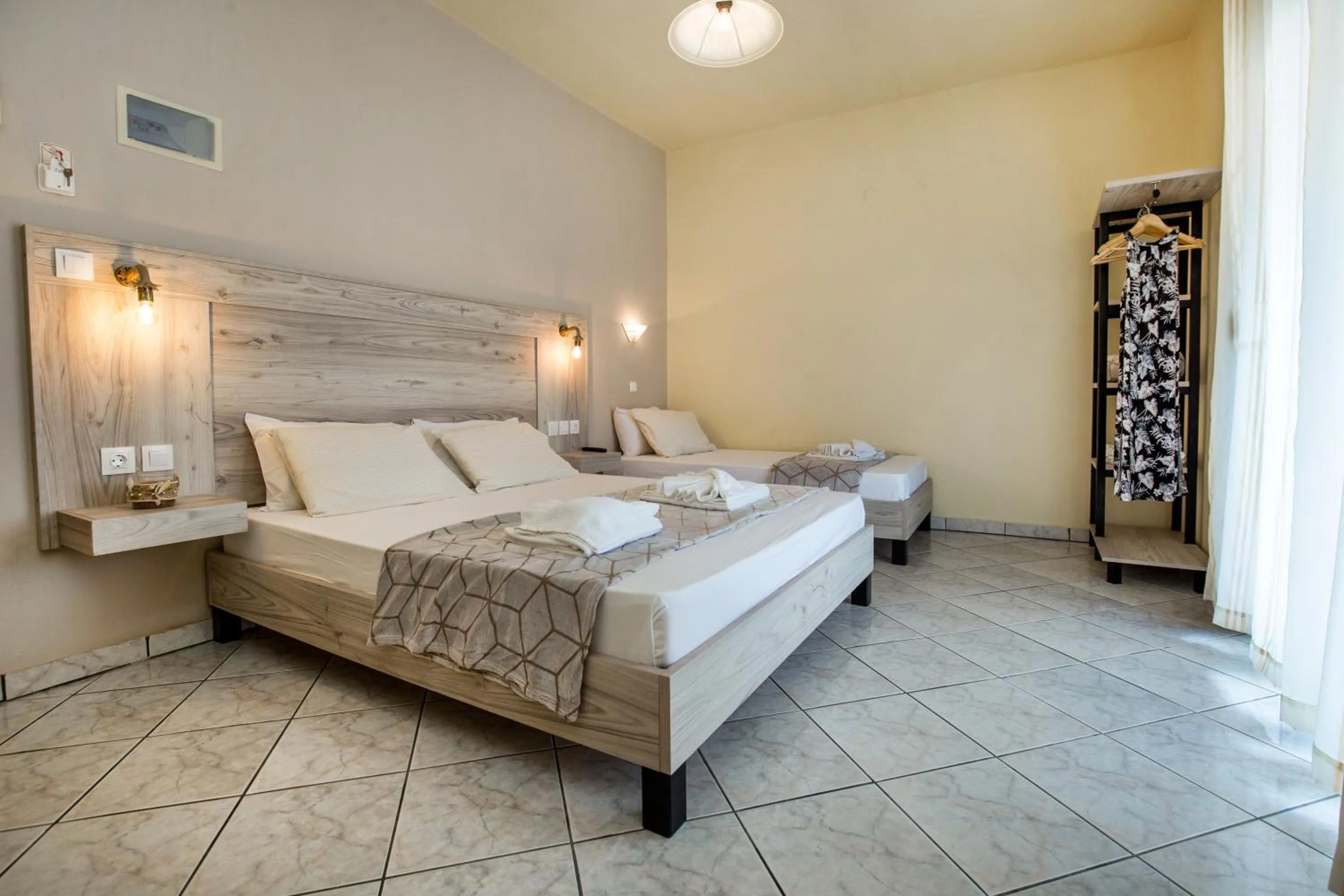 Ianos Apartments