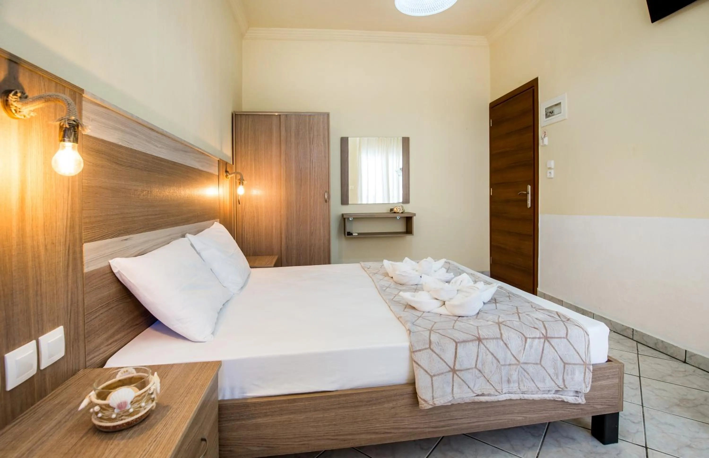 Ianos Apartments