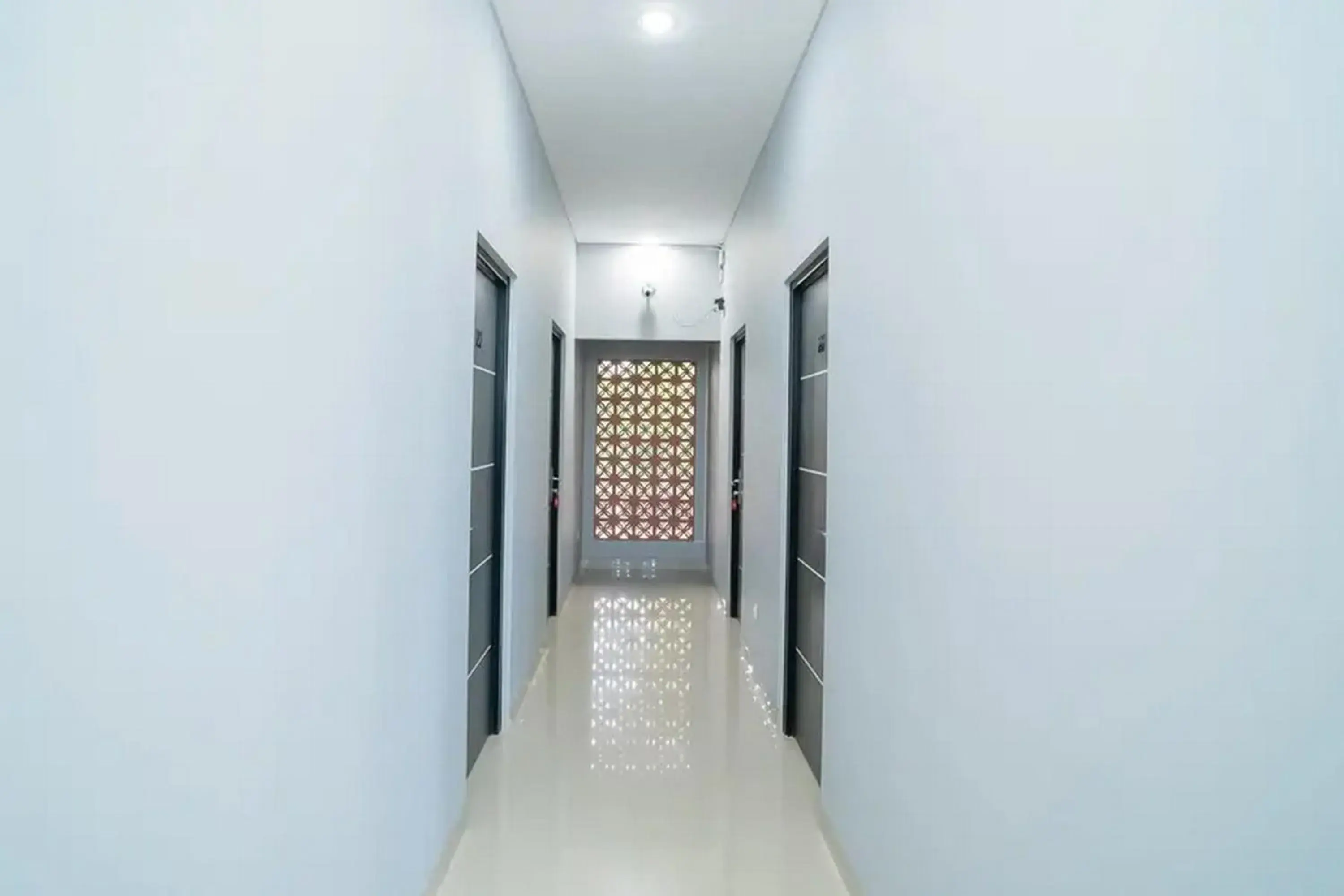 Property building in RedDoorz near Sindu Kusuma Edupark 3 Property building in RedDoorz near Sindu Kusuma Edupark 3