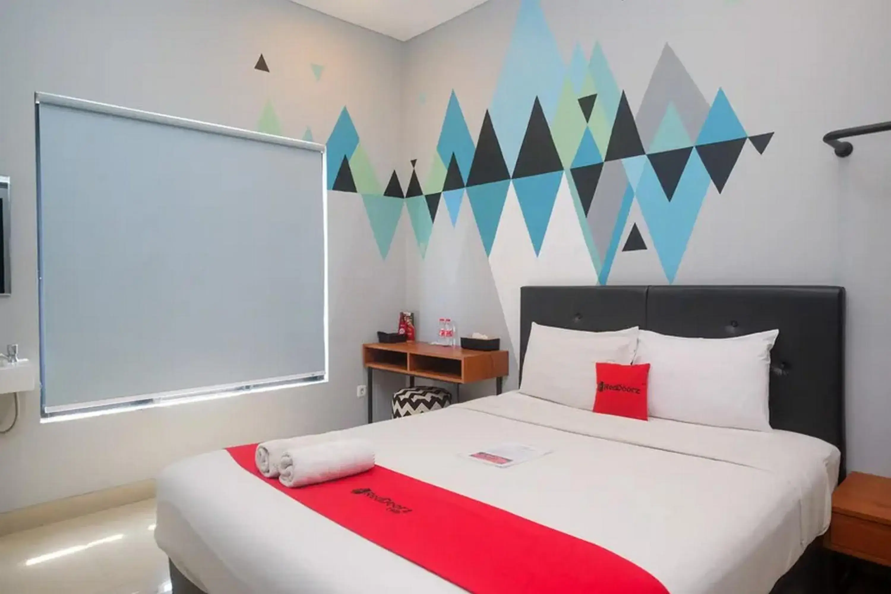 Bed in RedDoorz near Sindu Kusuma Edupark 3 Bed in RedDoorz near Sindu Kusuma Edupark 3