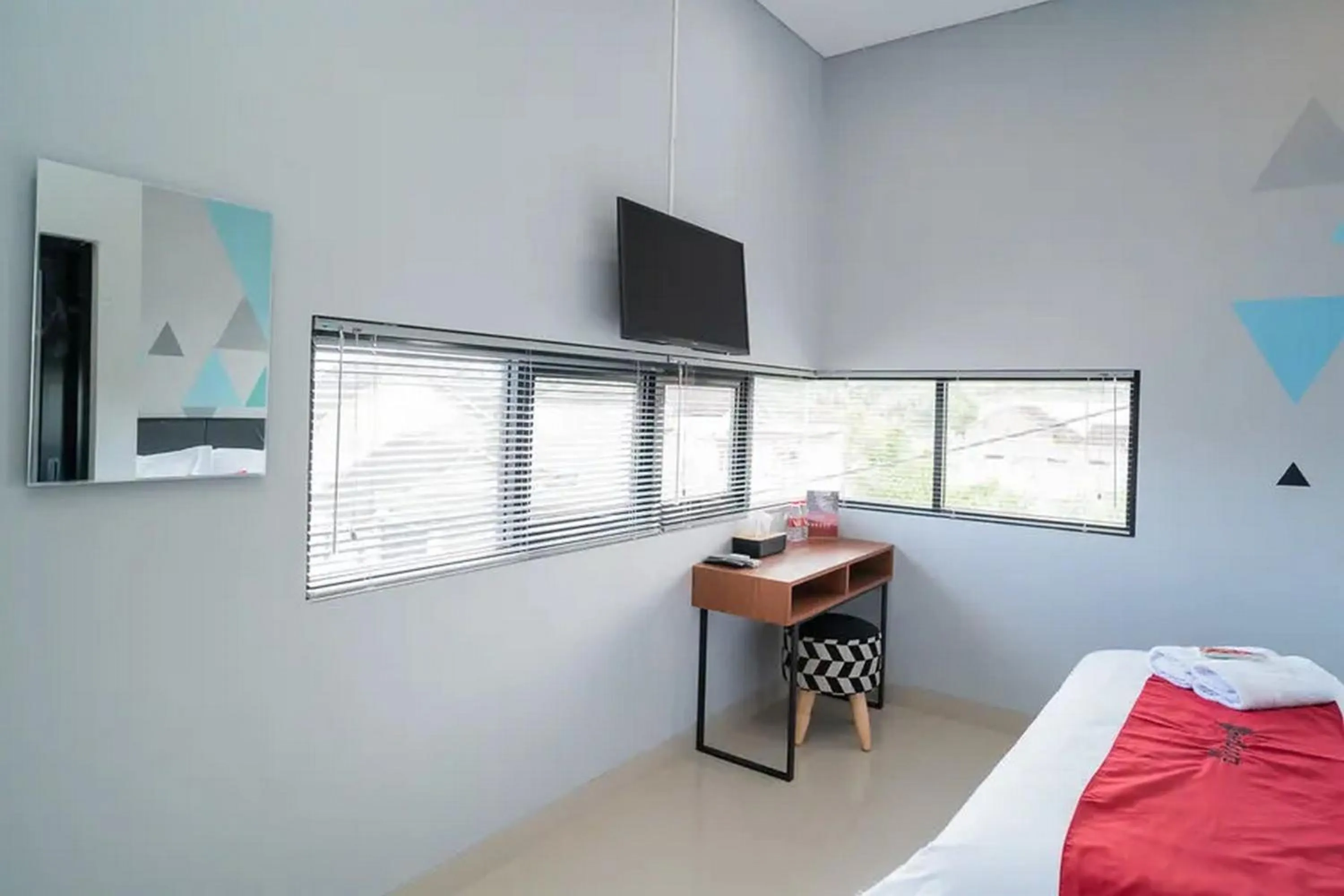 Bedroom, Bed in RedDoorz near Sindu Kusuma Edupark 3