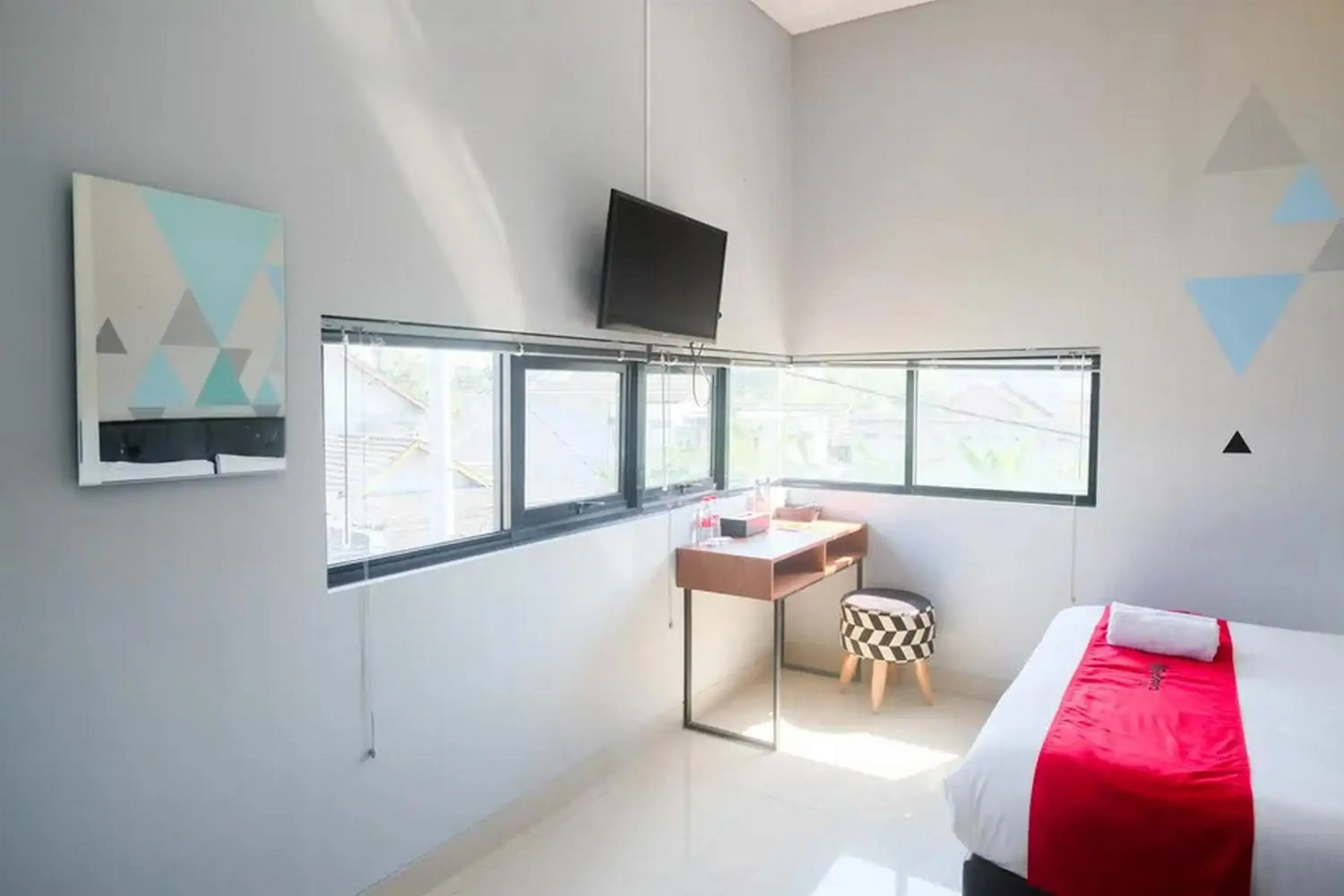 Bedroom, Bed in RedDoorz near Sindu Kusuma Edupark 3 Bedroom, Bed in RedDoorz near Sindu Kusuma Edupark 3