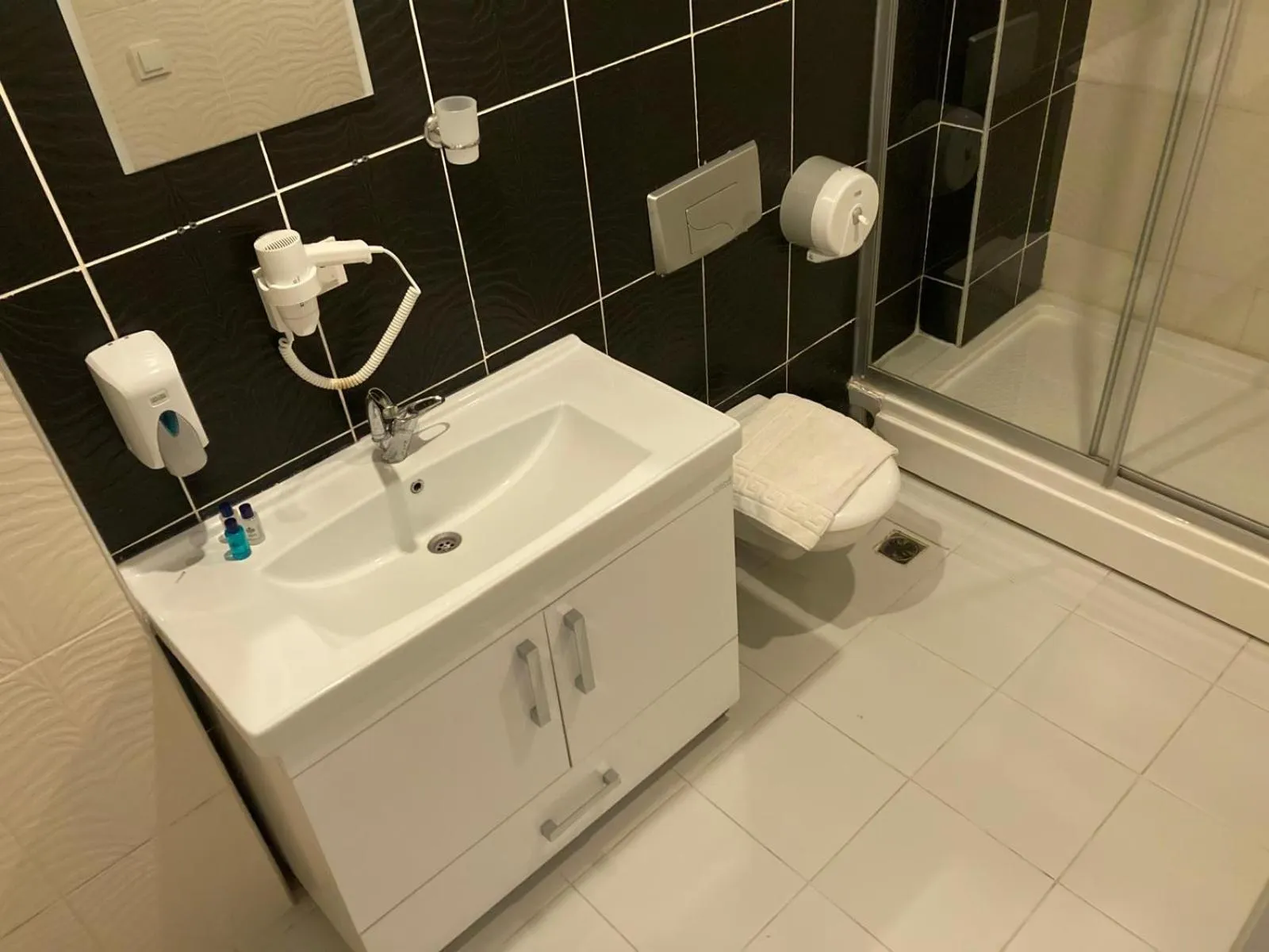 Bathroom in Alfa Apart Hotel