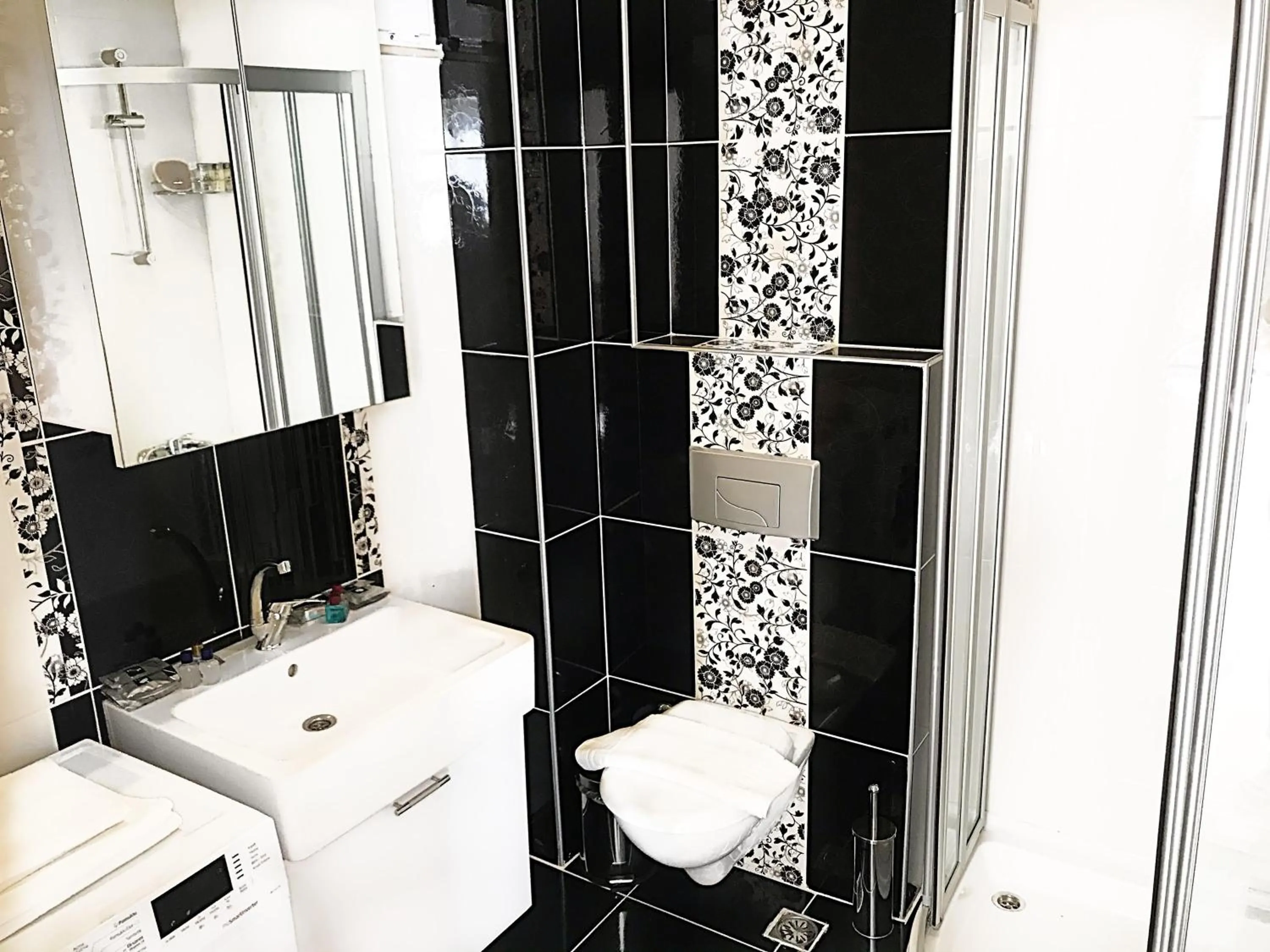 Bathroom in Alfa Apart Hotel