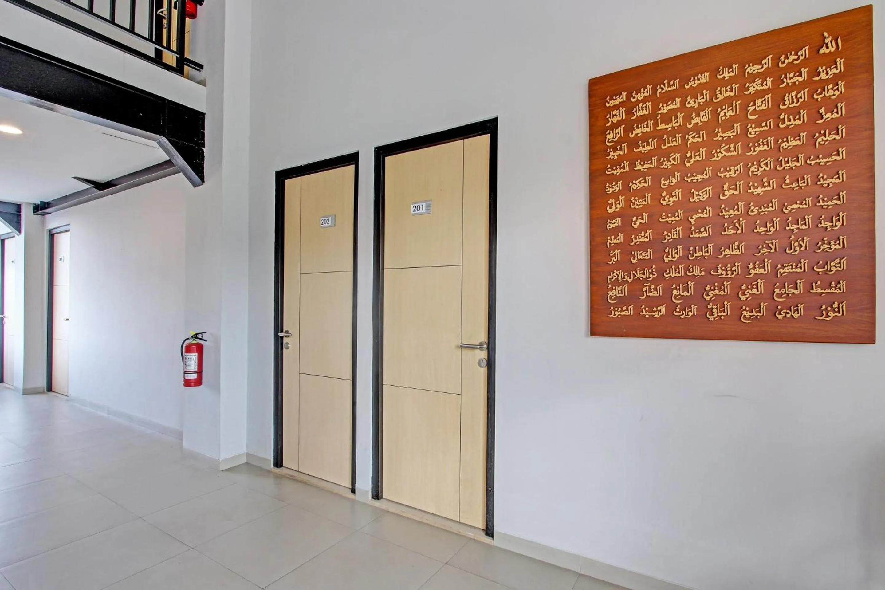 Lobby or reception in Capital O 91377 Mk Prime Syariah