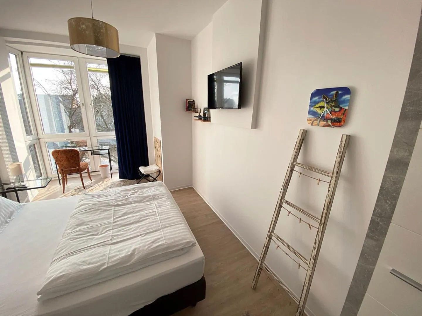 Photo of the whole room, Bed in Kangarooms - Schlachte Weserpromenade