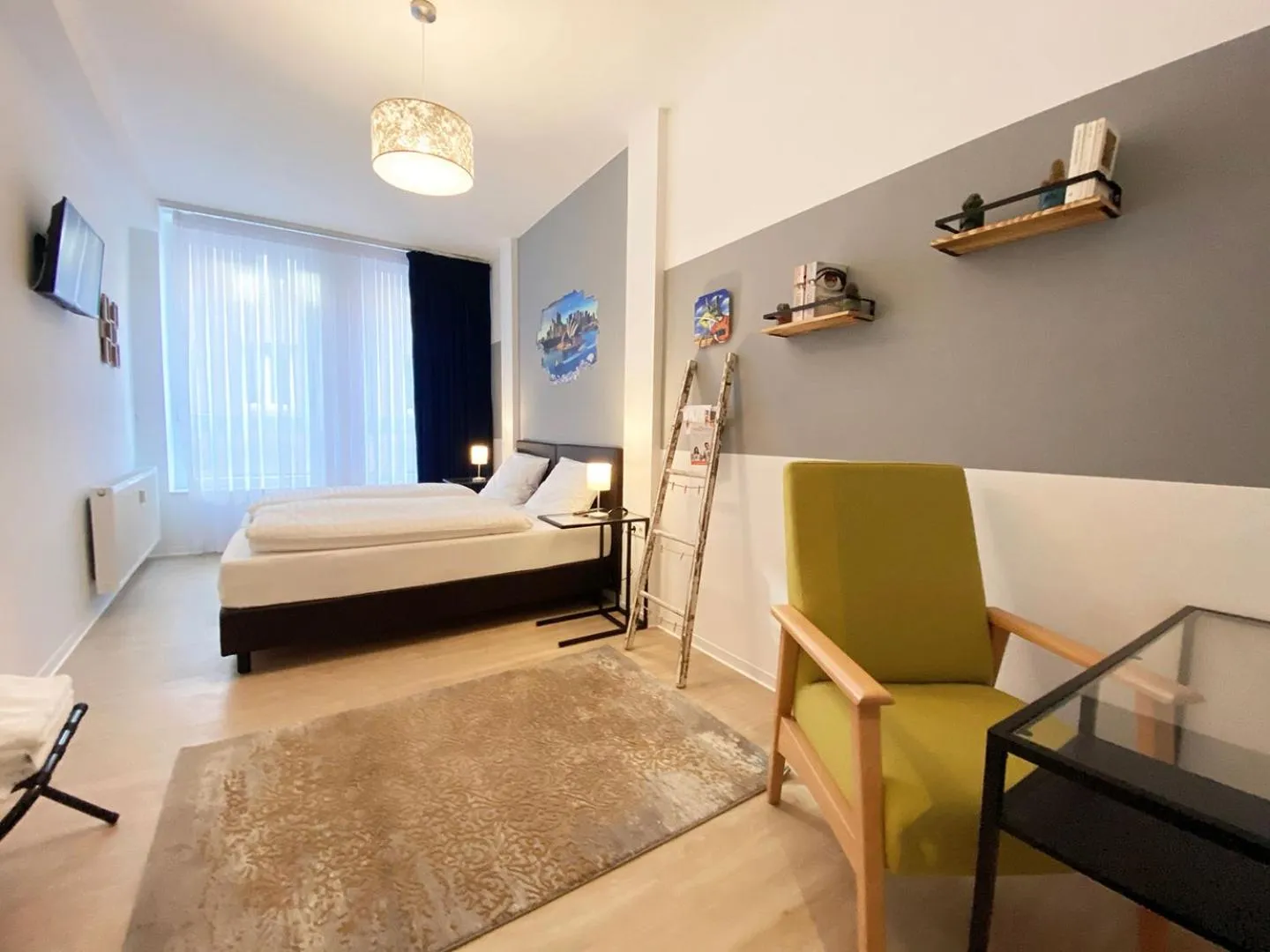 Photo of the whole room, Bed in Kangarooms - Schlachte Weserpromenade