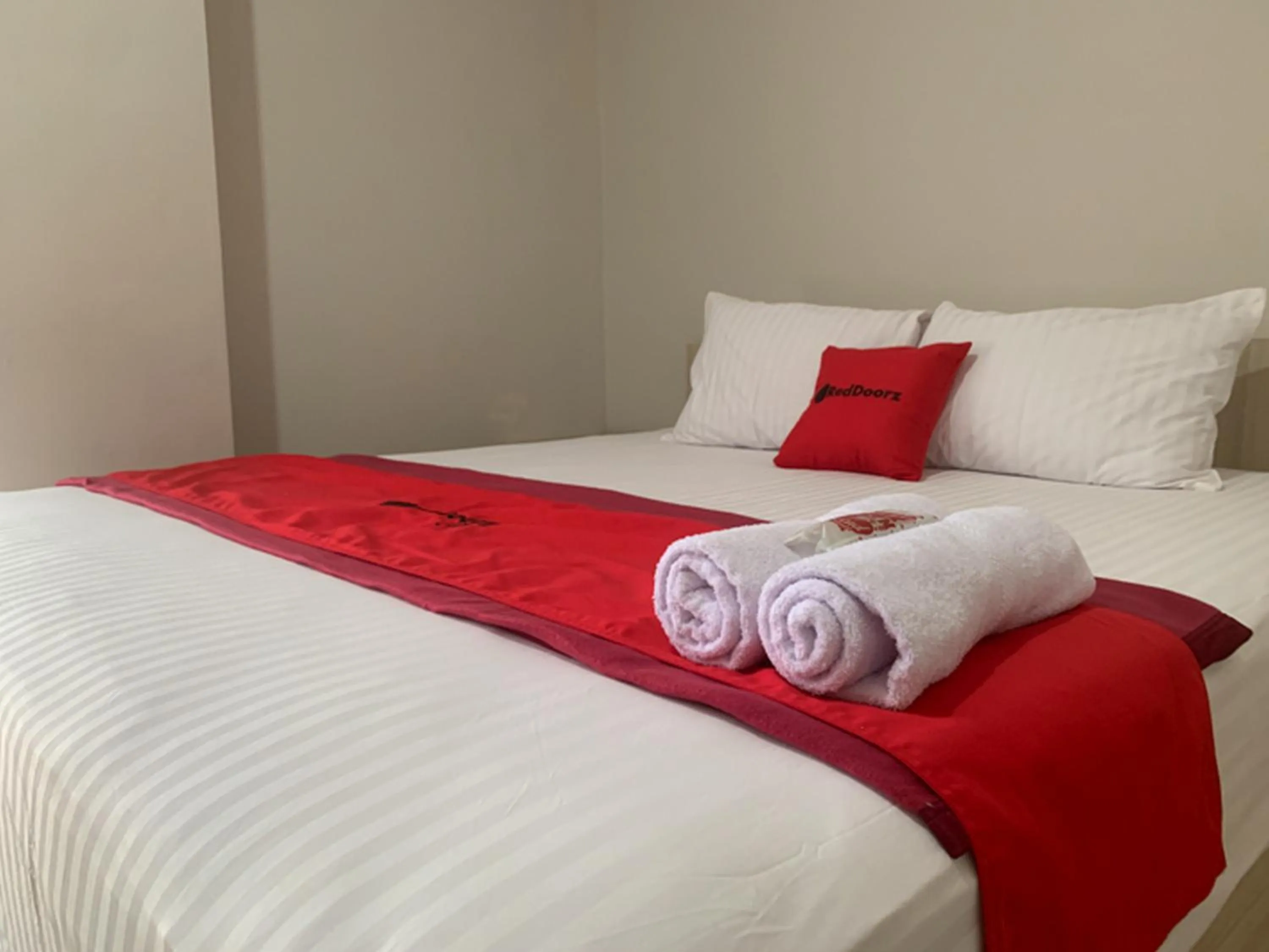 Bed in RedDoorz near Alun Alun Purbalingga