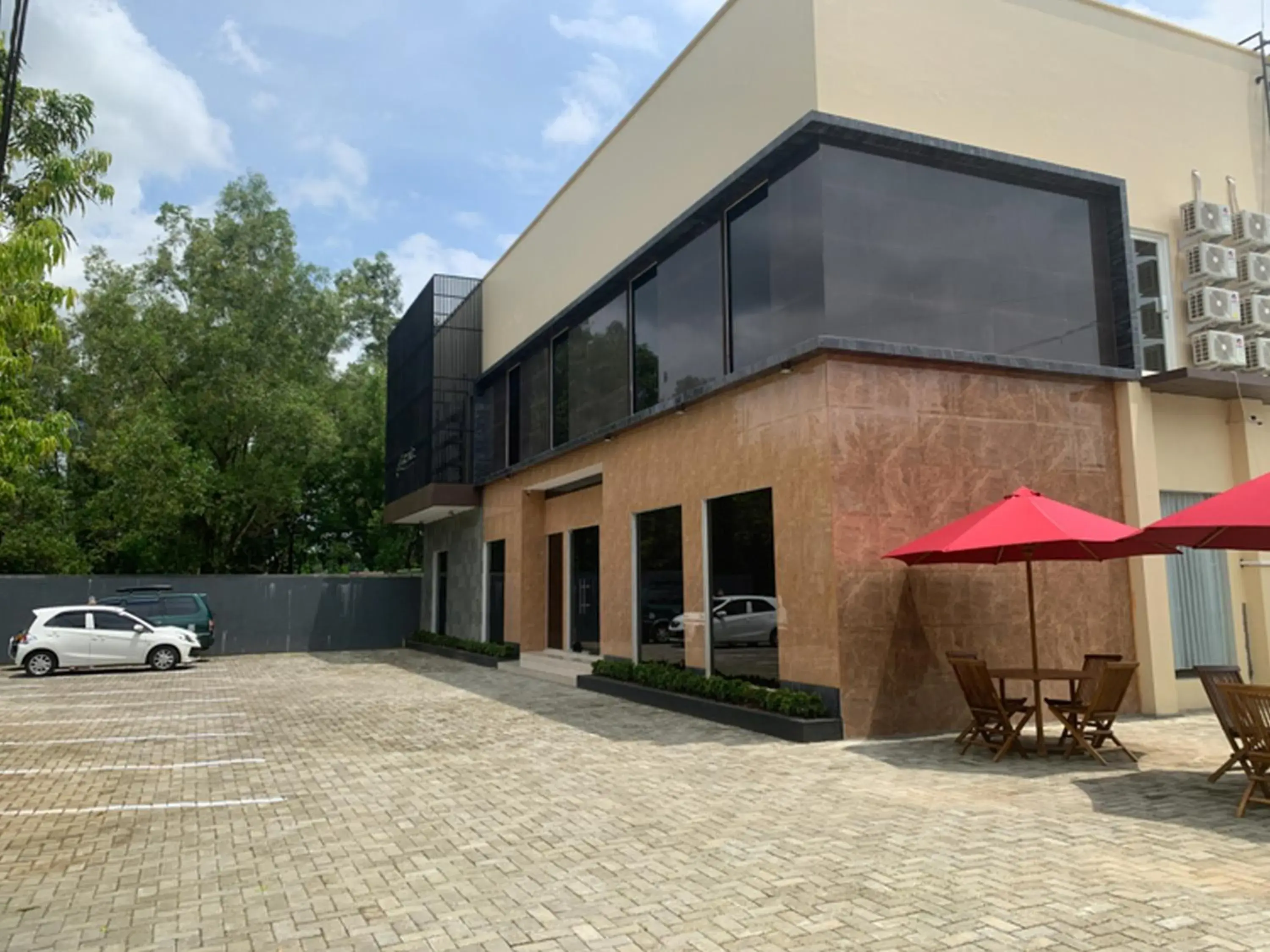 Property building in RedDoorz near Alun Alun Purbalingga Property building in RedDoorz near Alun Alun Purbalingga