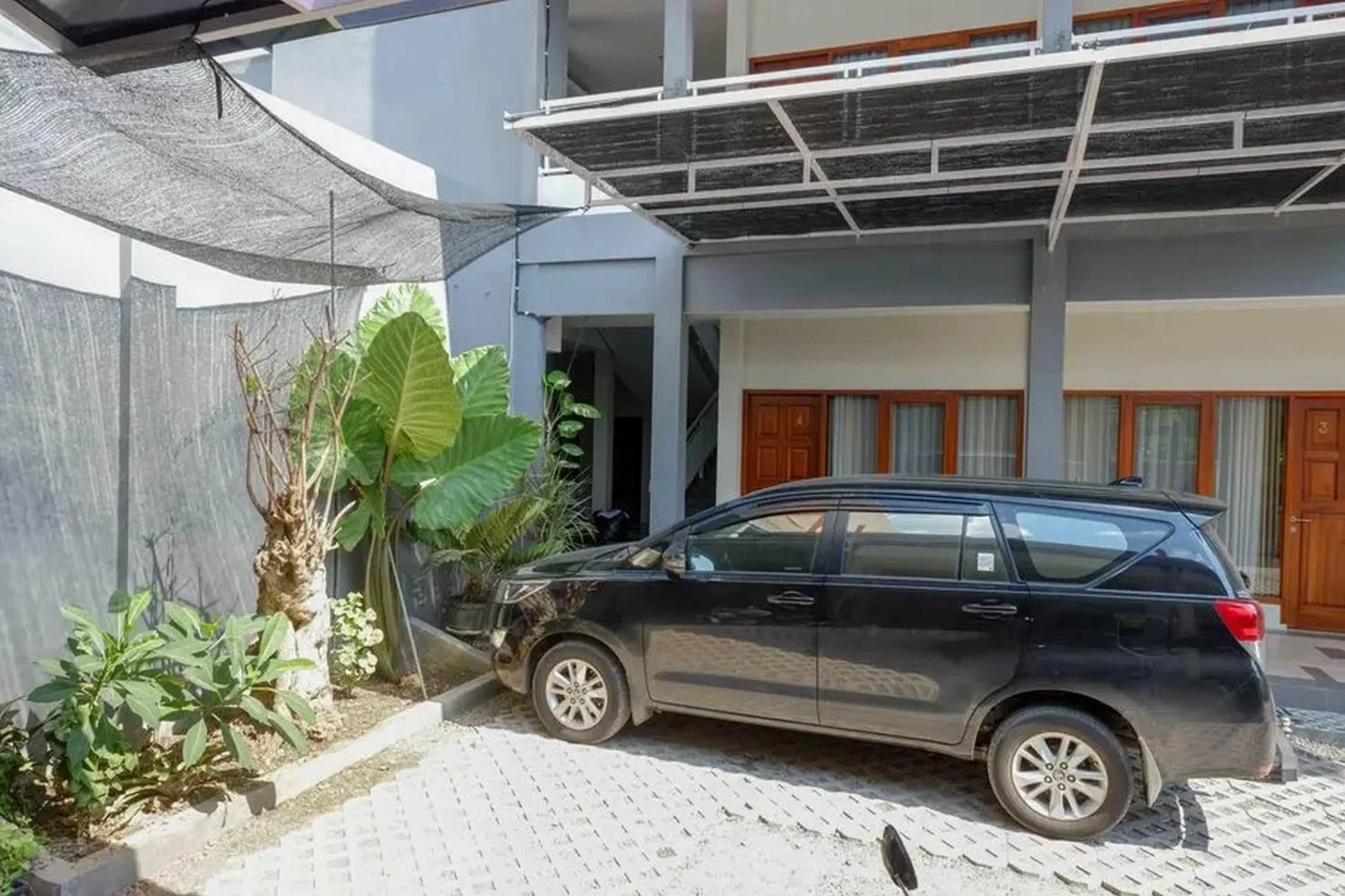 Parking in Reddoorz near Stadion Kridosono Blora