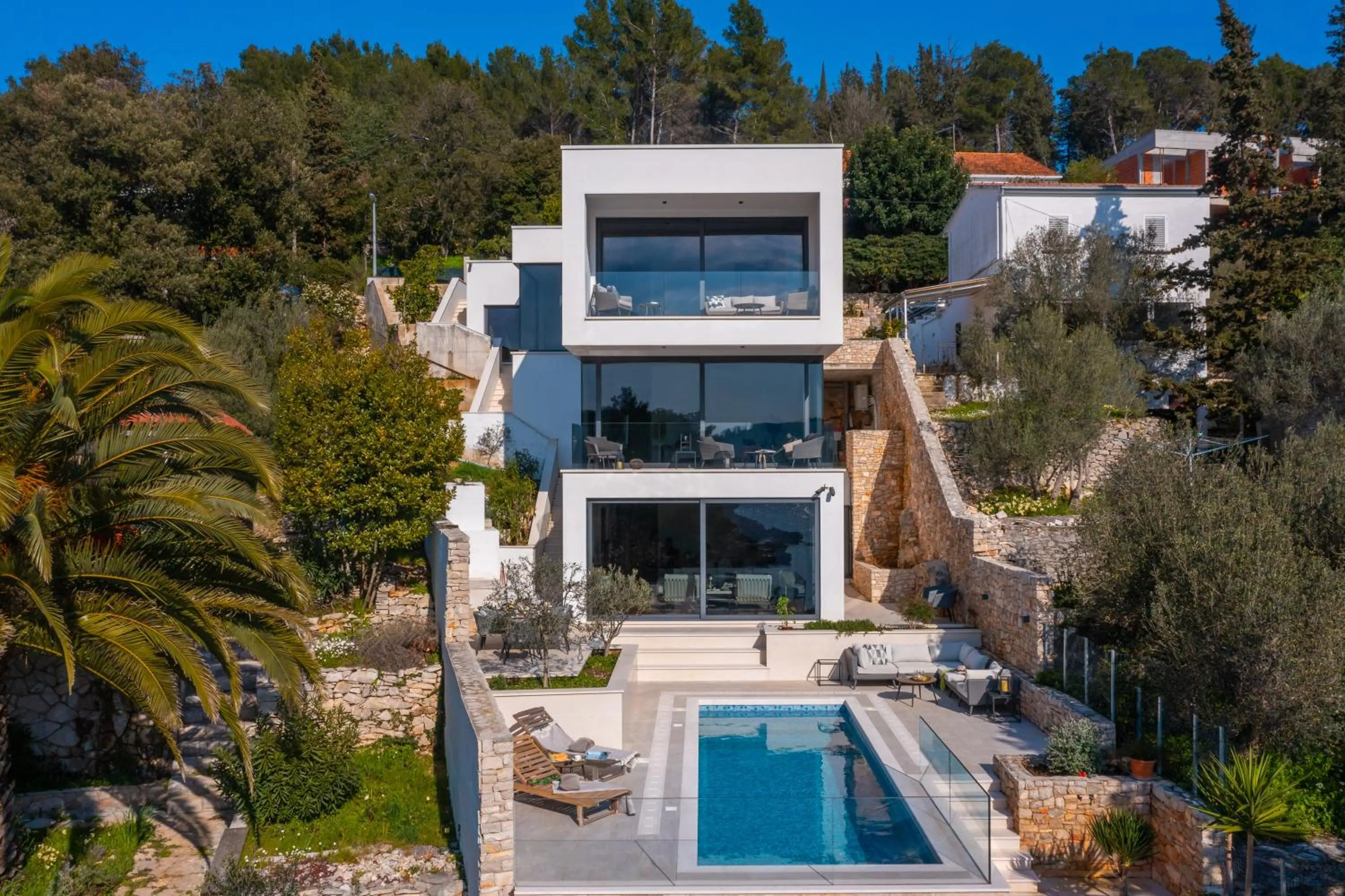 Beachfront Villa Grain of Salt with Pool