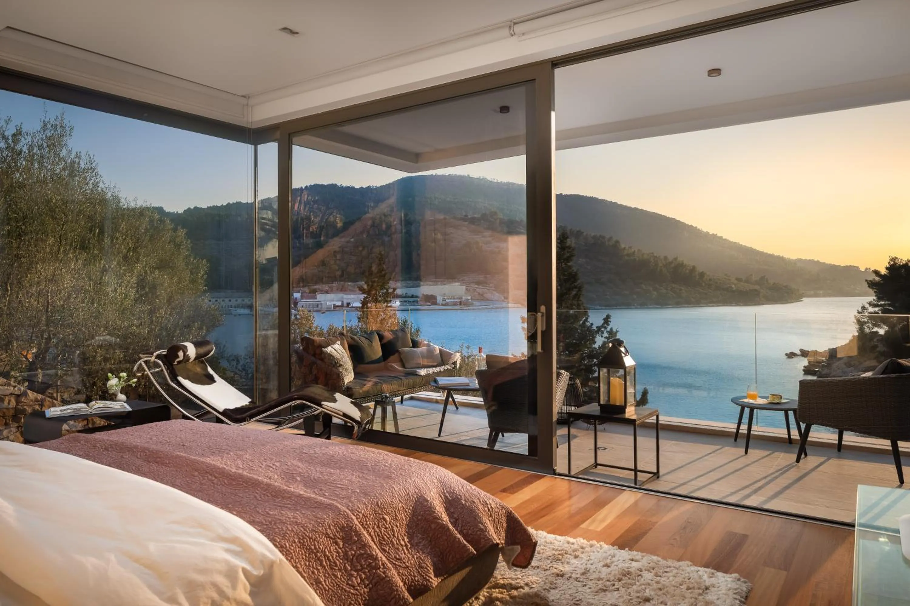 Beachfront Villa Grain of Salt with Pool