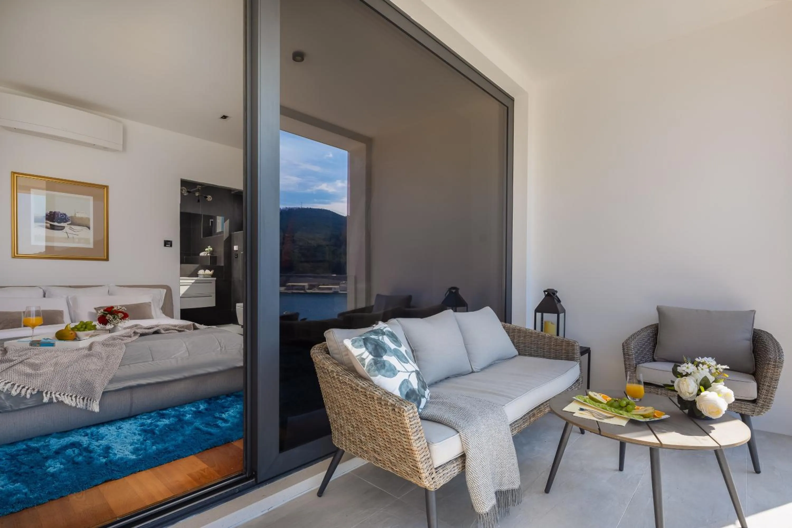 Bed in Beachfront Villa Grain of Salt with Pool