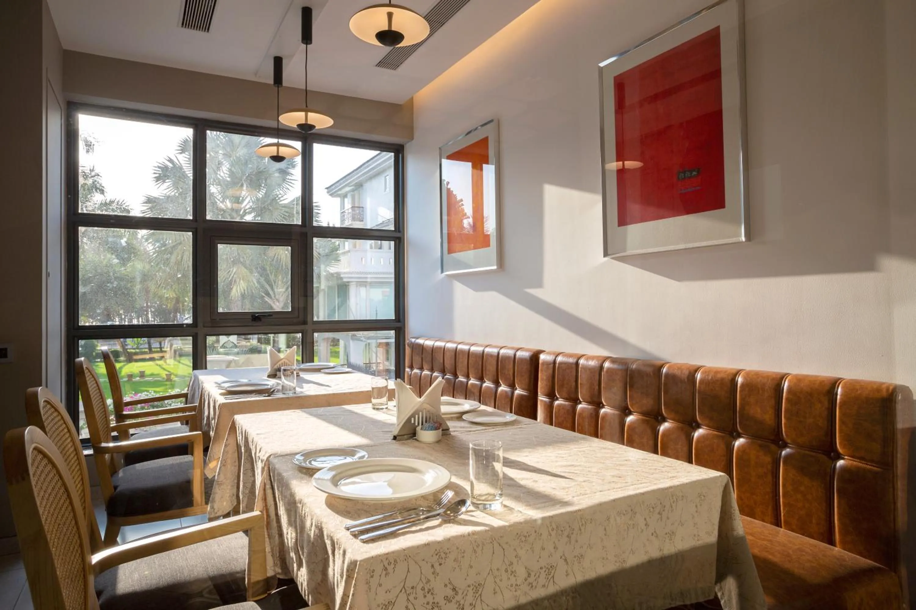 Restaurant/places to eat in The Crescent