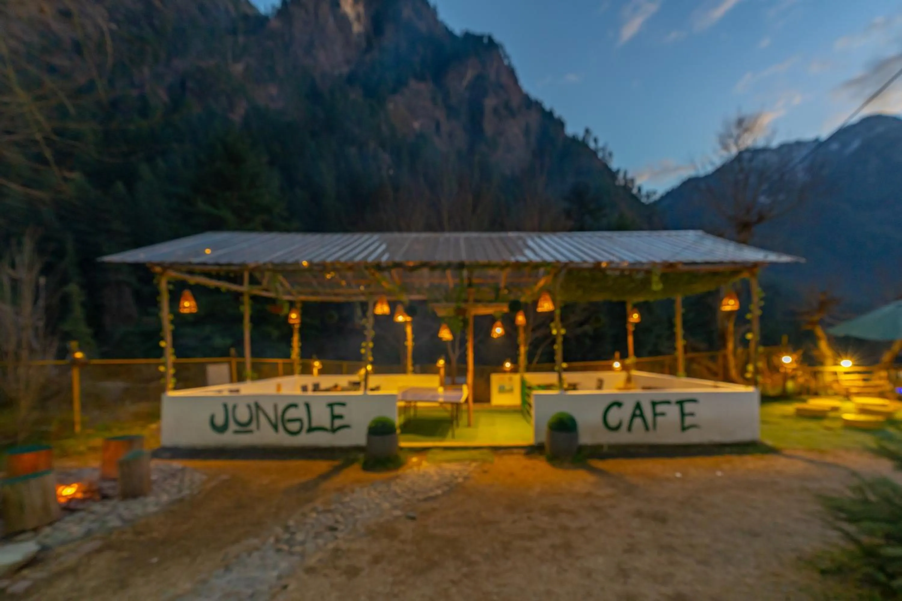 Restaurant/places to eat in Jungle Hostel by Whoopers