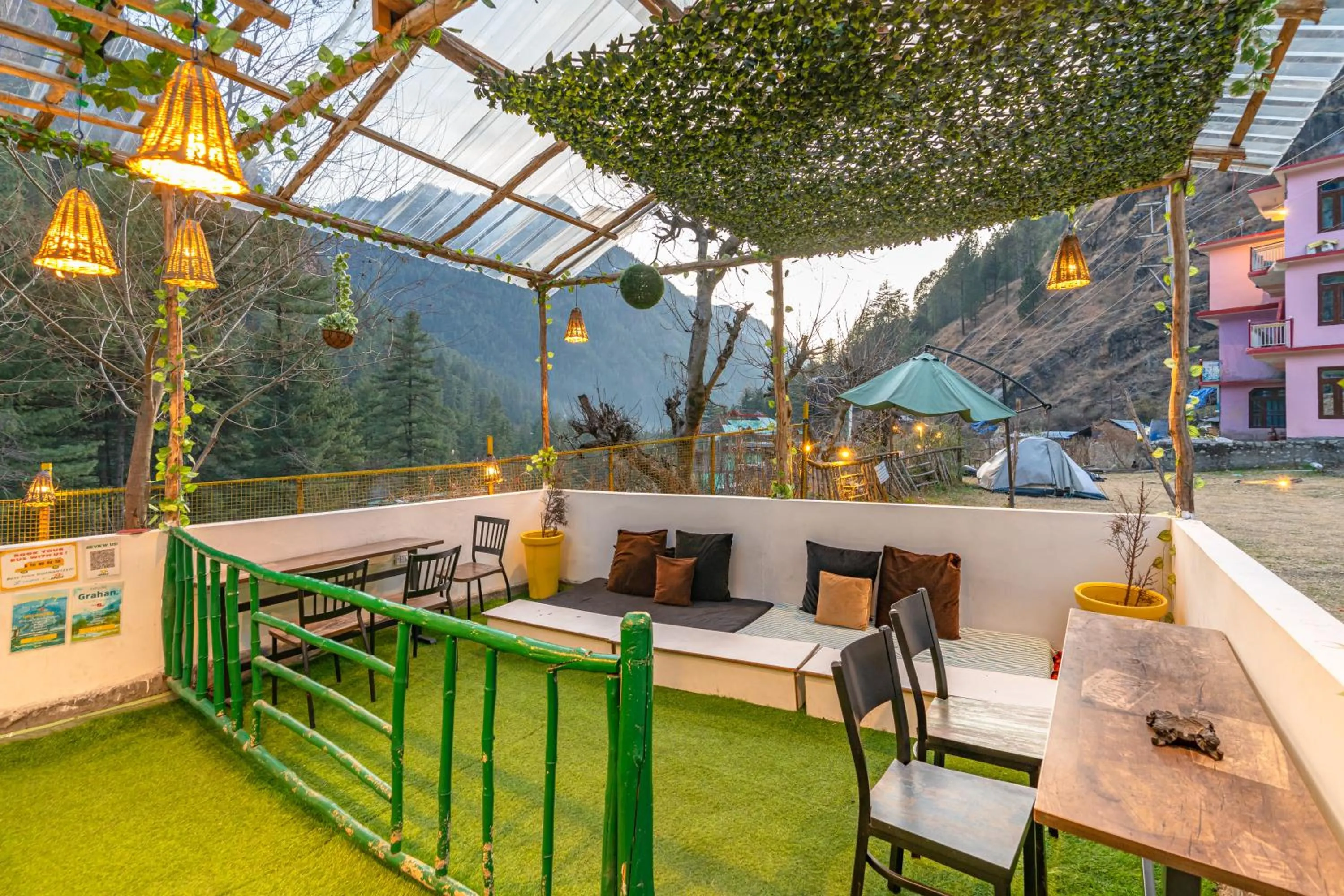 Property building in Jungle Hostel by Whoopers