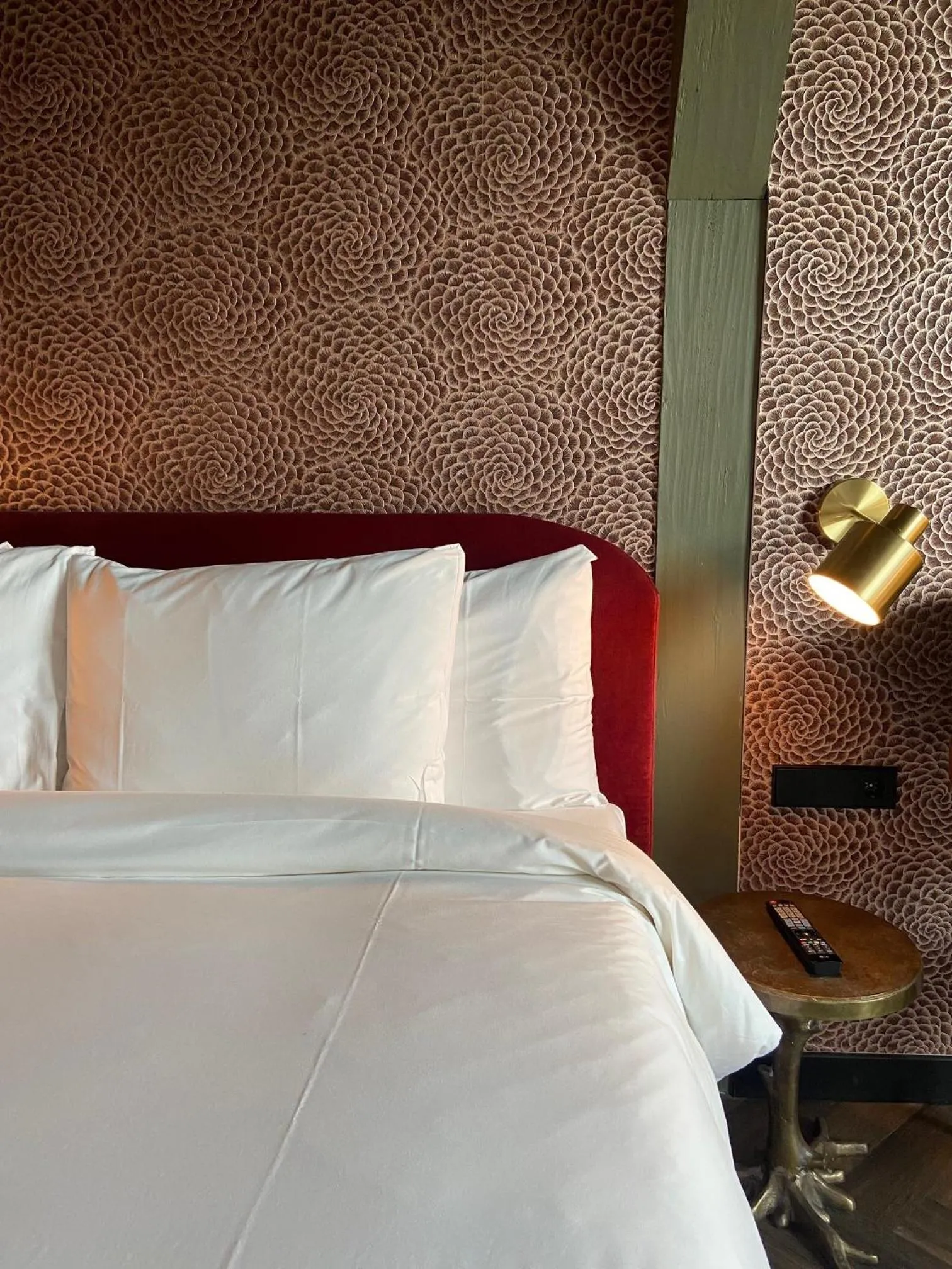 Bed in Relais & Châteaux Weeshuis Gouda