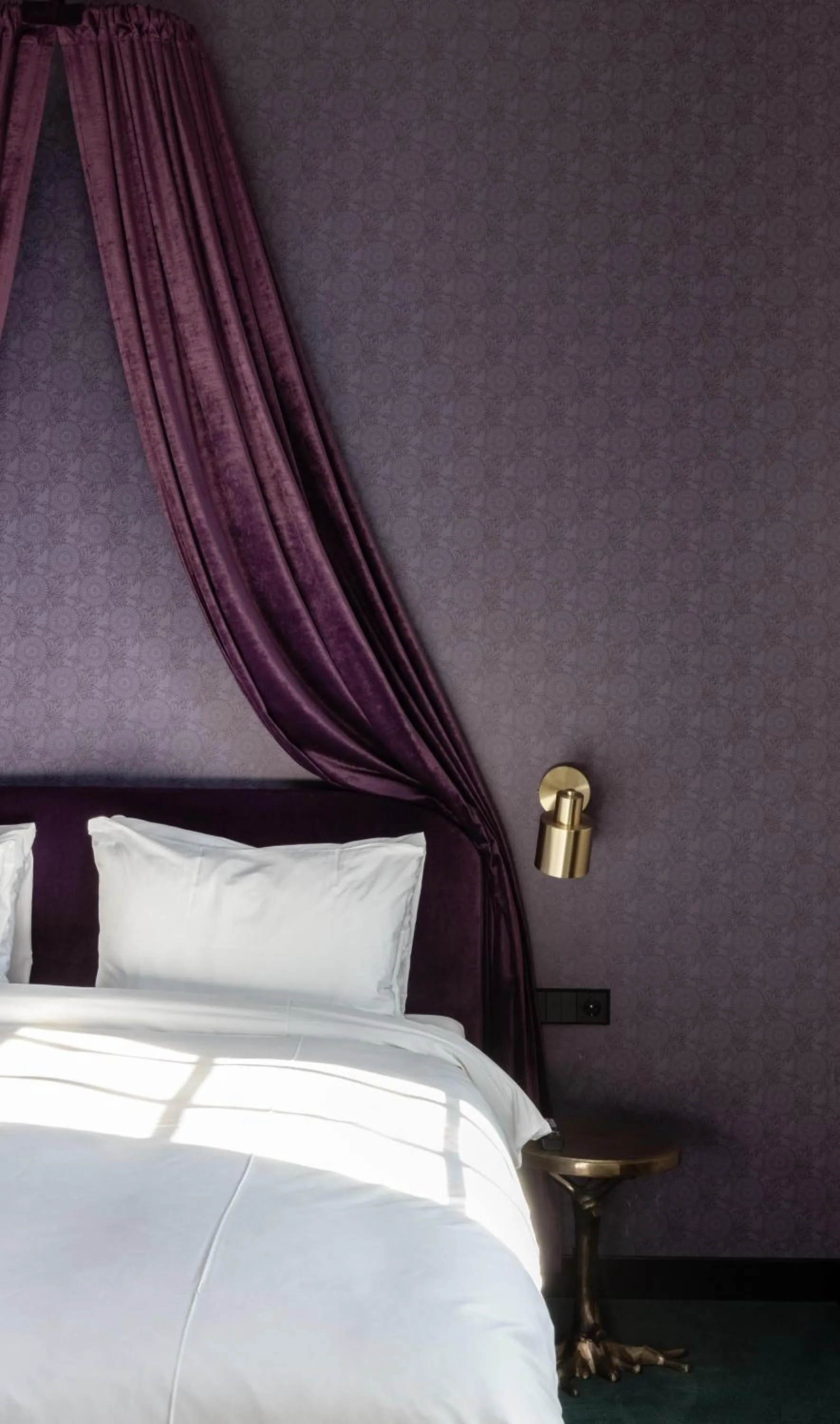 Bed in Relais & Châteaux Weeshuis Gouda