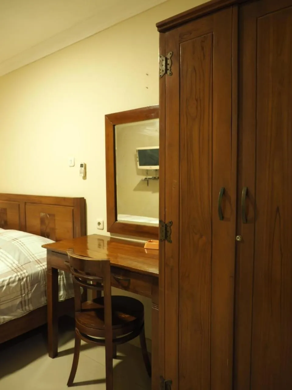 Bedroom, Bed in Rhiz Guest House Tebet