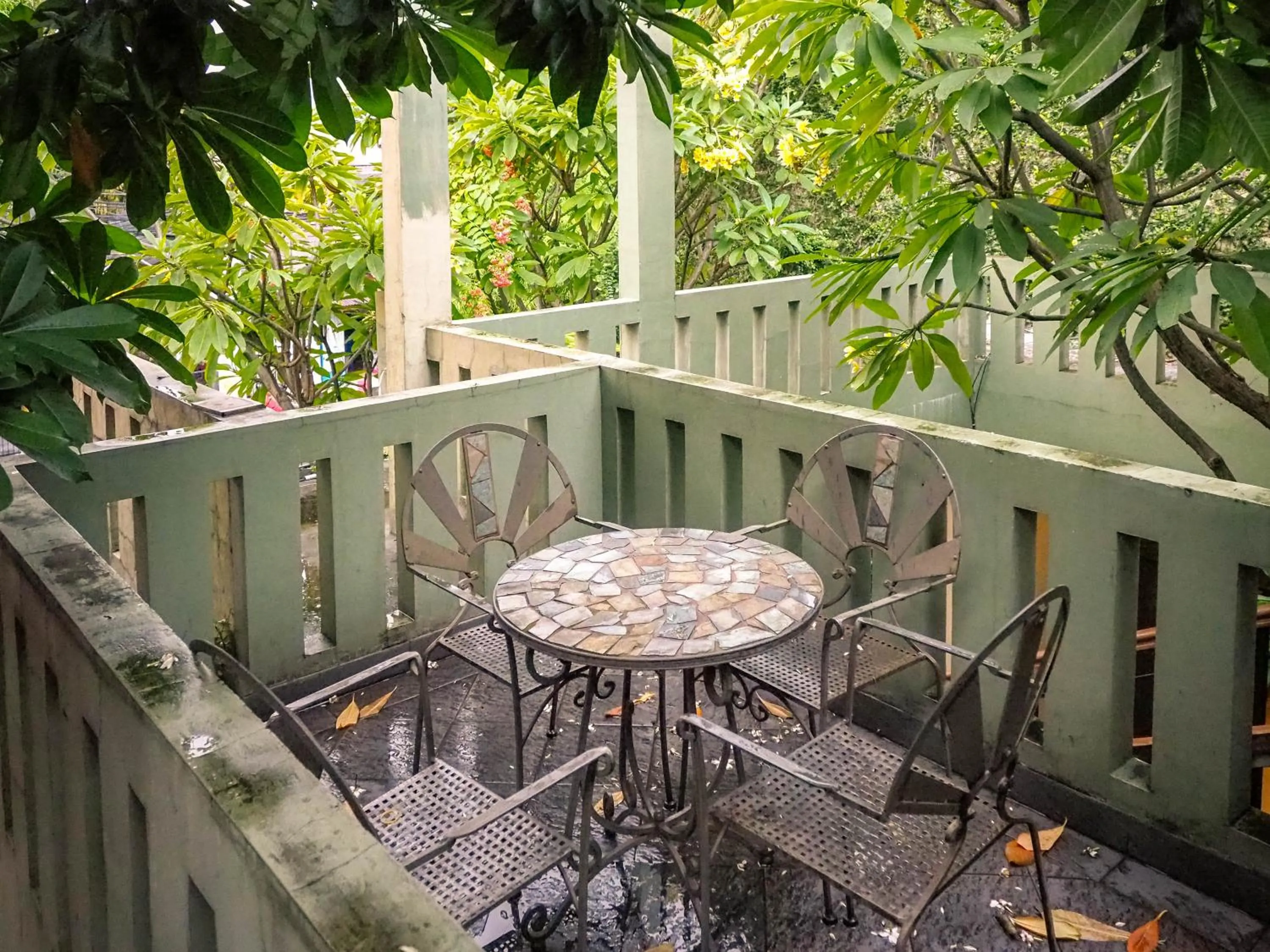 Garden in Rhiz Guest House Tebet