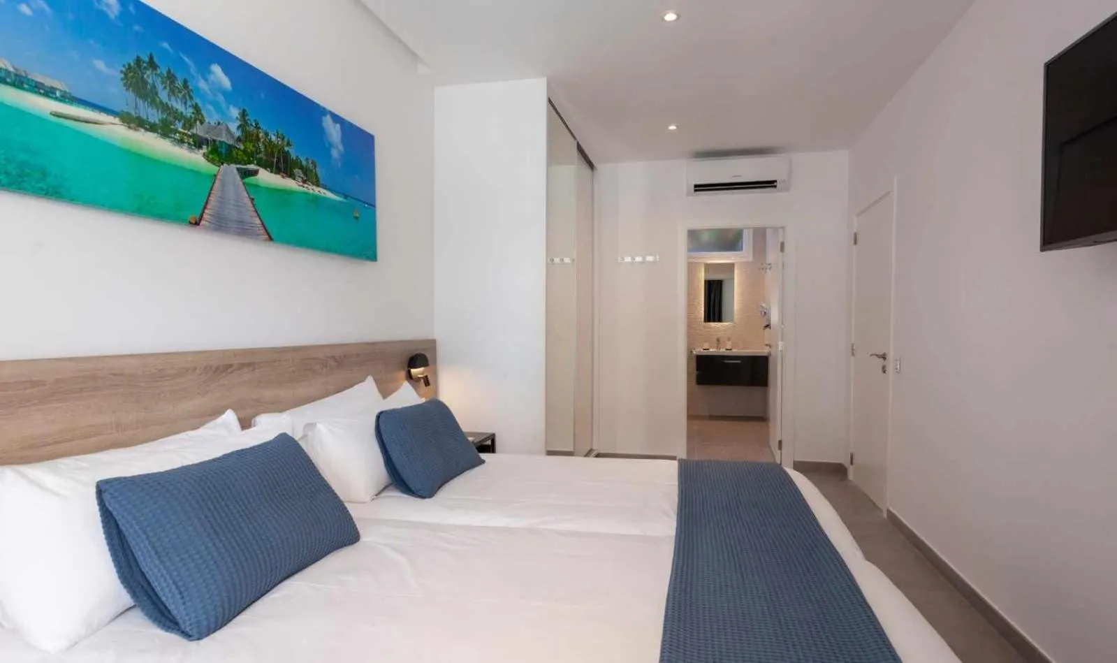 Villa Palm Breeze