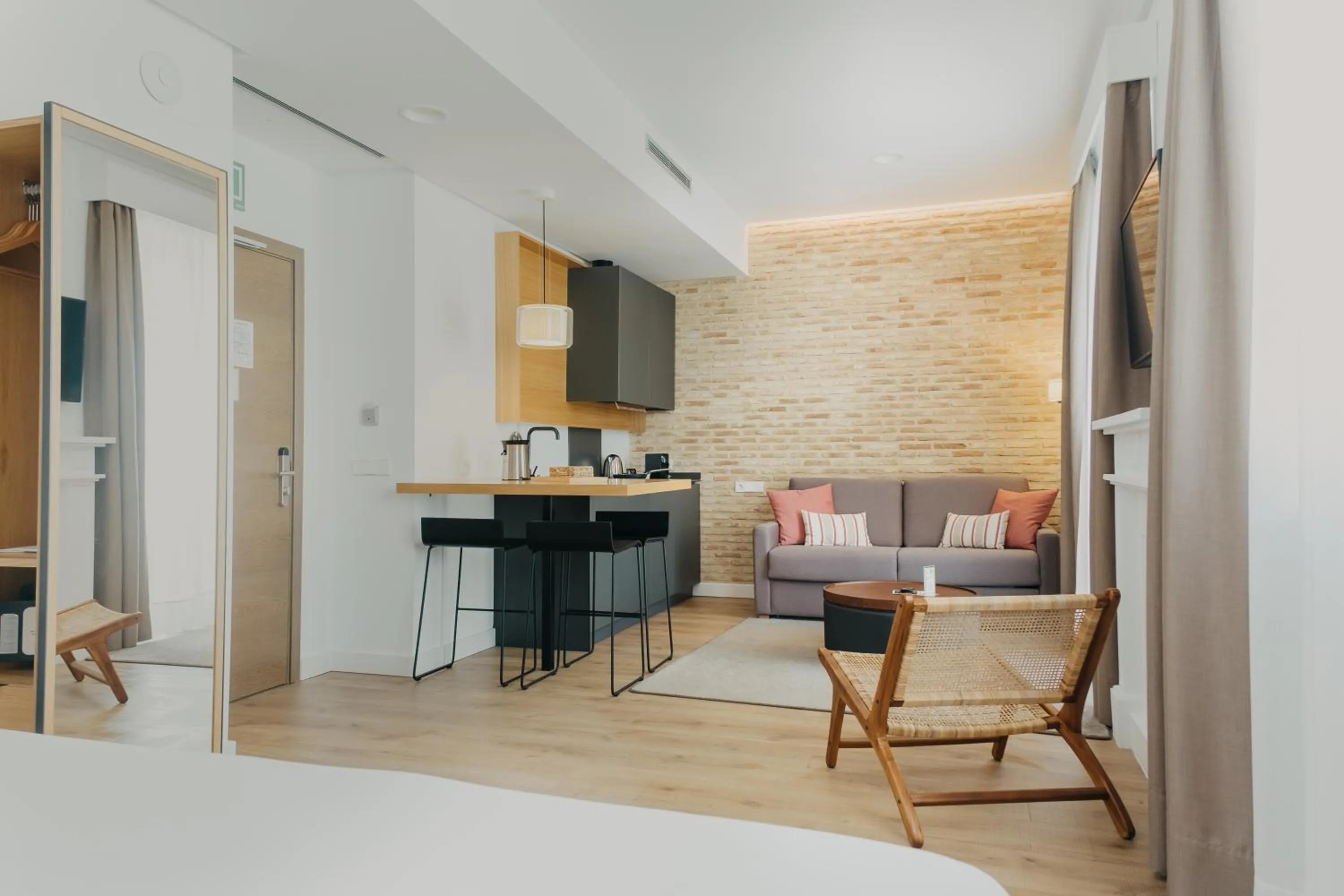 Coffee/tea facilities in Aquitania Home Suites