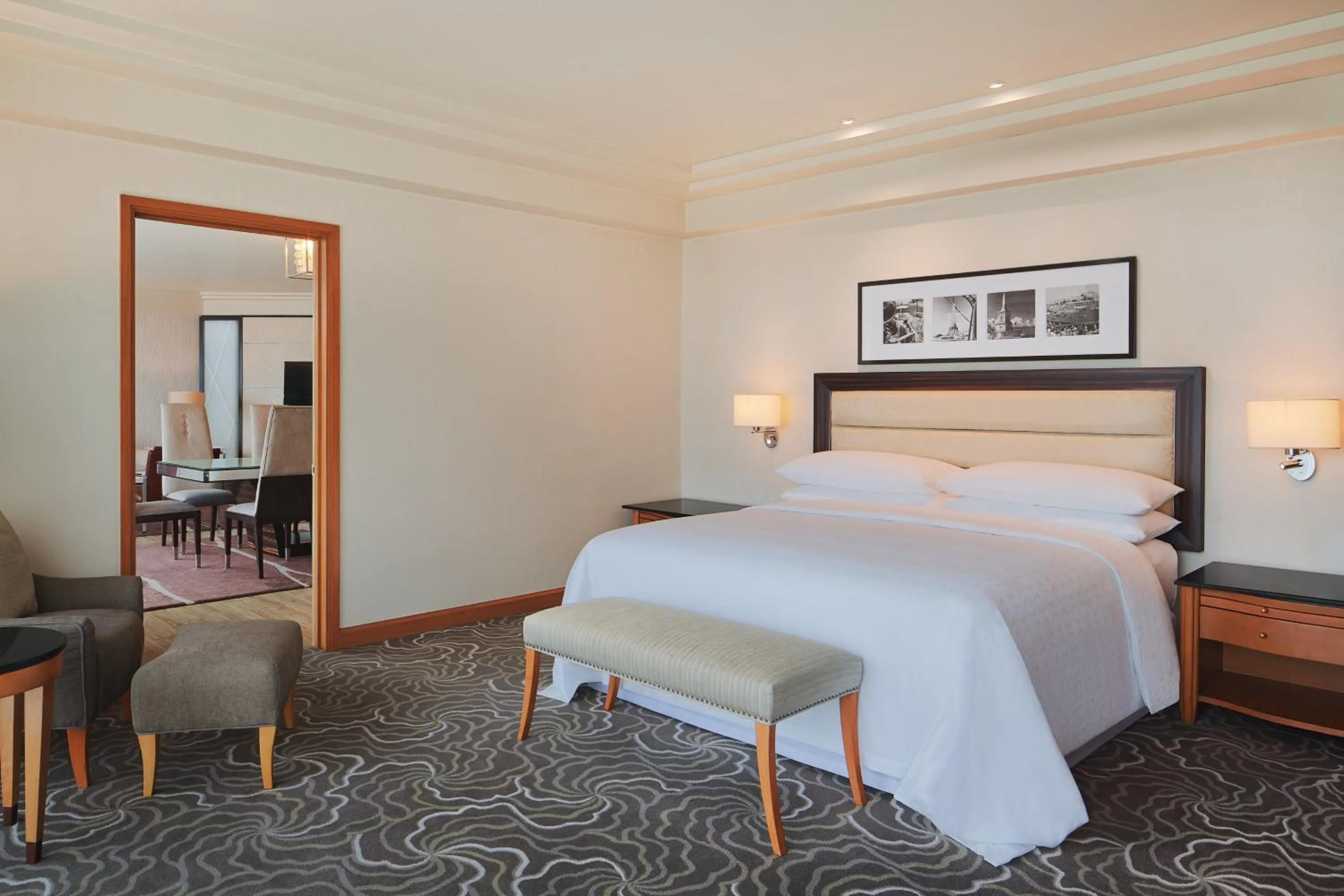 Photo of the whole room, Bed in Sheraton Manila Bay