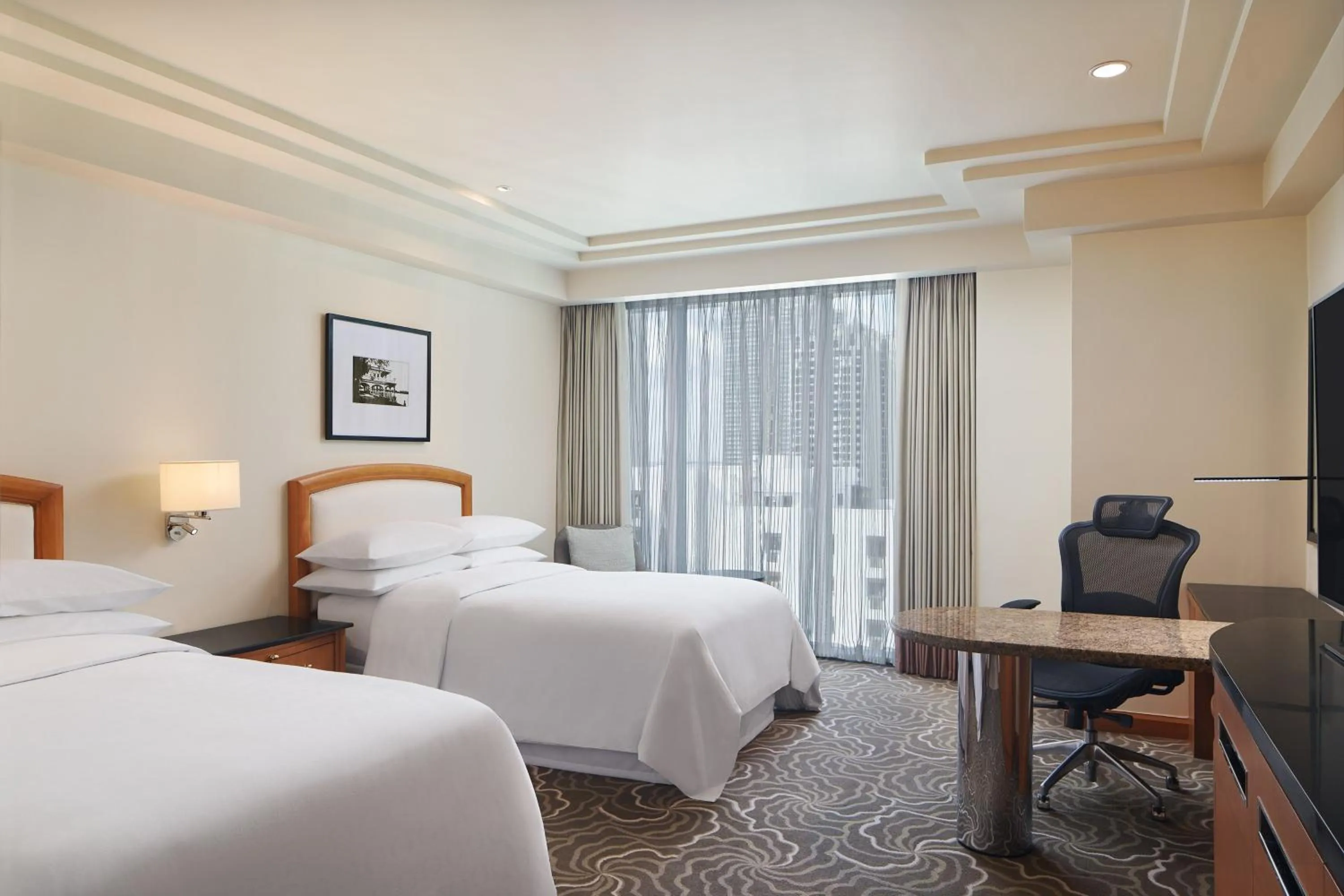 Photo of the whole room, Bed in Sheraton Manila Bay