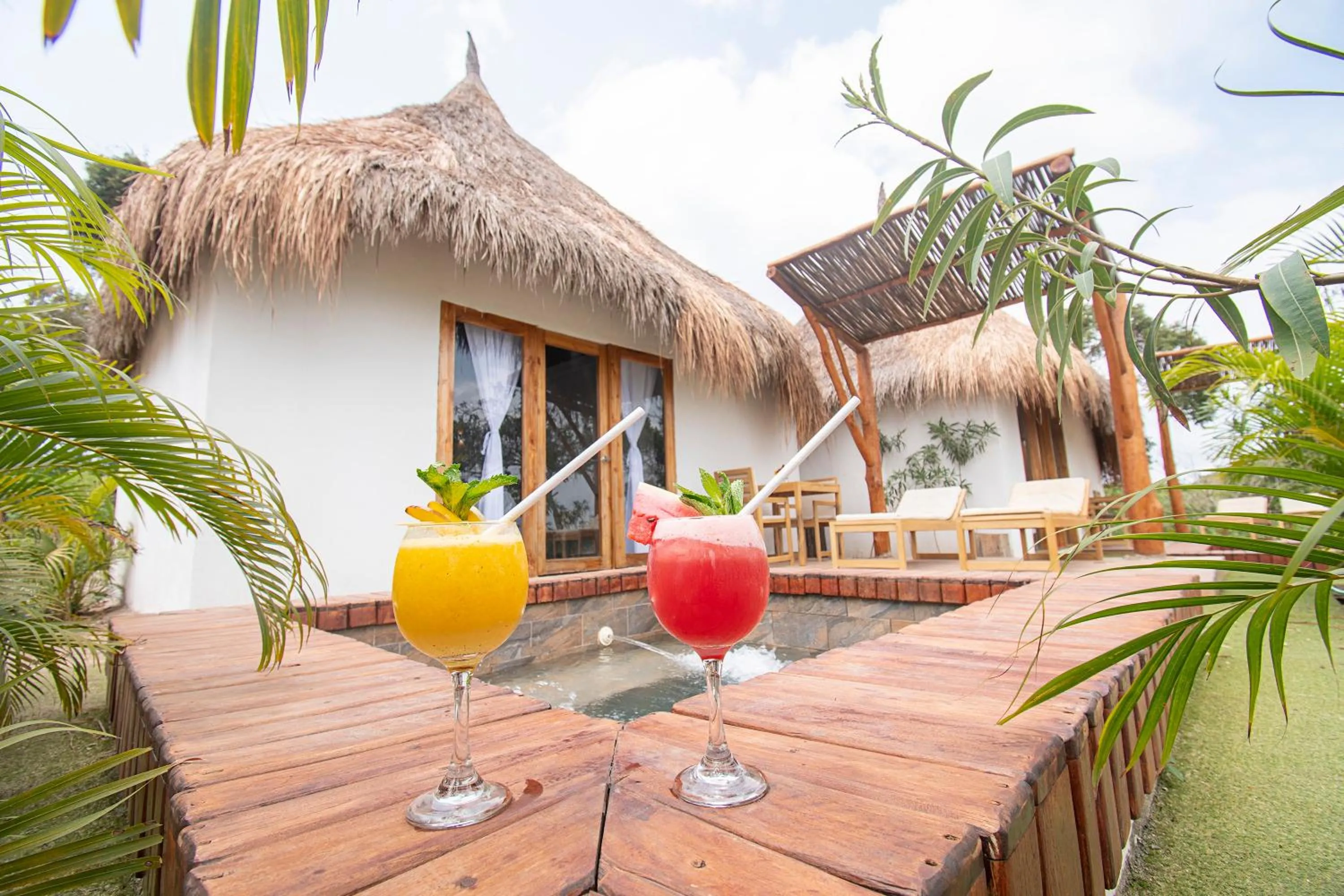 Swimming pool in Santuario Beach Hostel