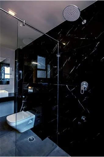 Toilet in HOTEL VINTAGE CASTLE